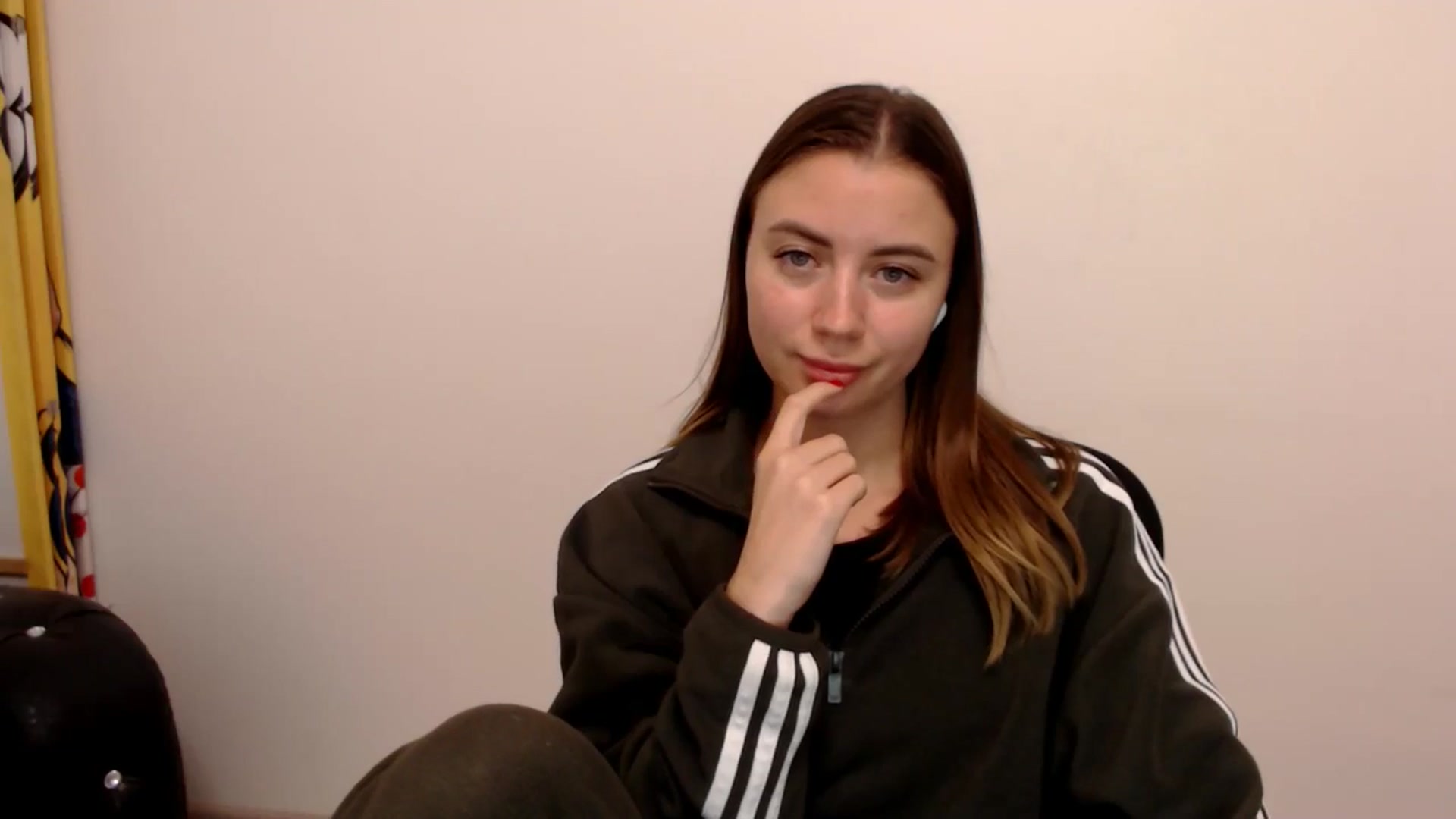 Gallery image thumbnail from Sulfate0's myfreecams stream on, 11/11/2025, 16:42 image 6 of 20