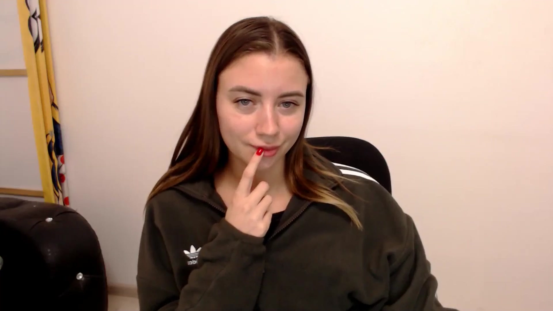 Gallery image thumbnail from Sulfate0's myfreecams stream on, 11/11/2025, 19:04 image 17 of 20