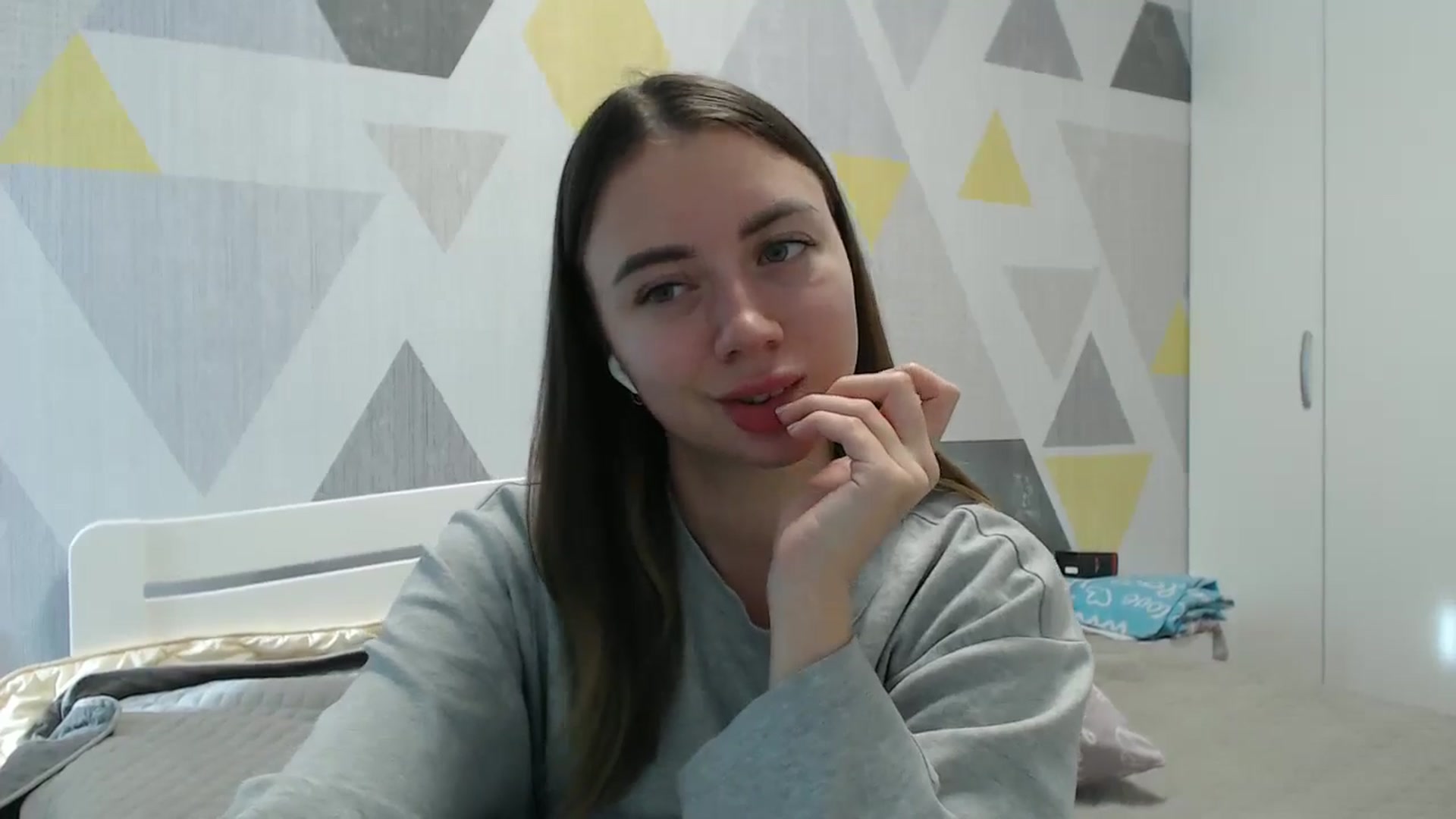 Gallery image thumbnail from Sulfate0's myfreecams stream on, 11/17/2025, 10:06 image 10 of 20