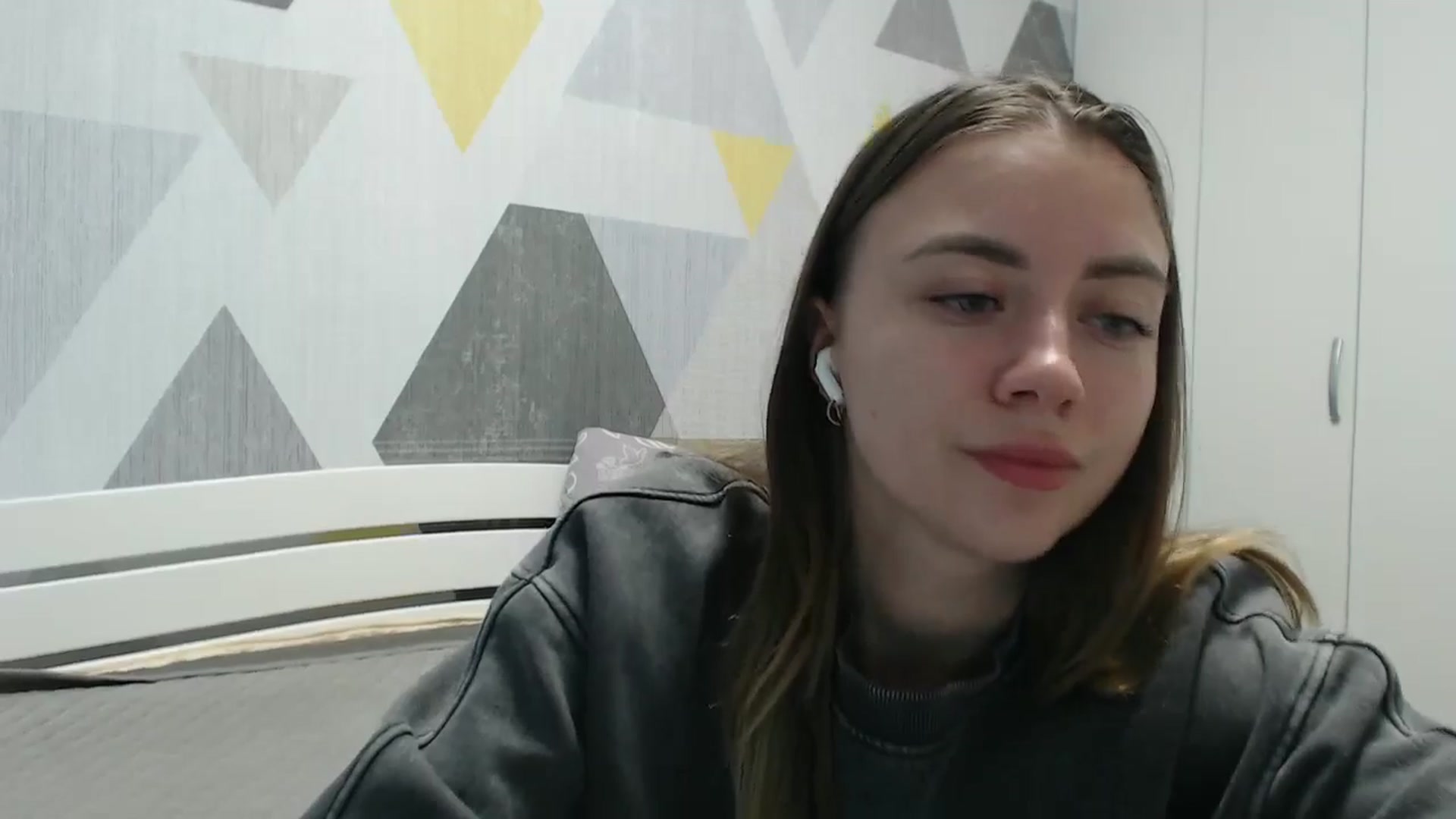 Gallery image thumbnail from Sulfate0's myfreecams stream on, 11/19/2025, 10:32 image 15 of 20