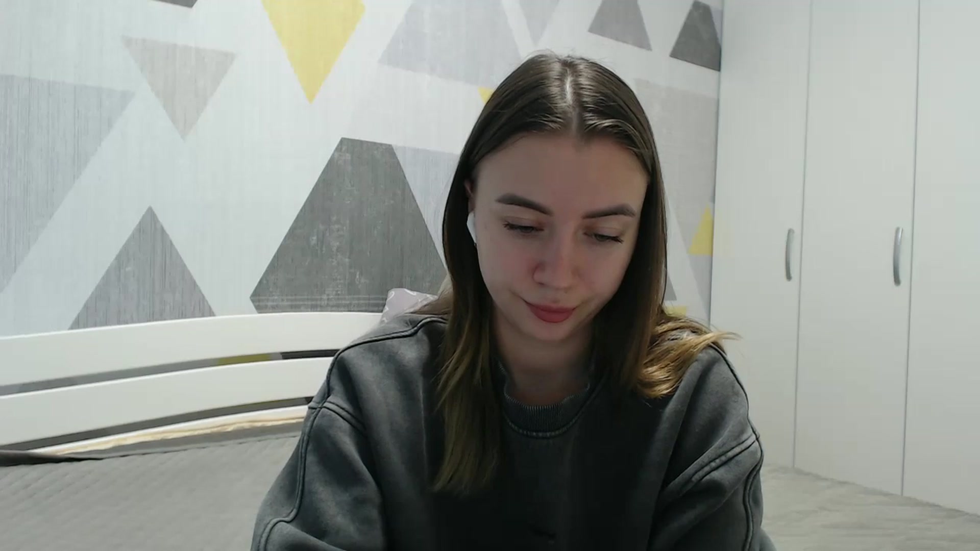 Gallery image thumbnail from Sulfate0's myfreecams stream on, 11/19/2025, 10:32 image 13 of 20