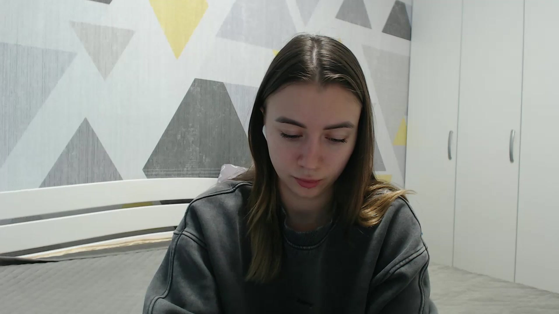 Gallery image thumbnail from Sulfate0's myfreecams stream on, 11/19/2025, 10:32 image 14 of 20