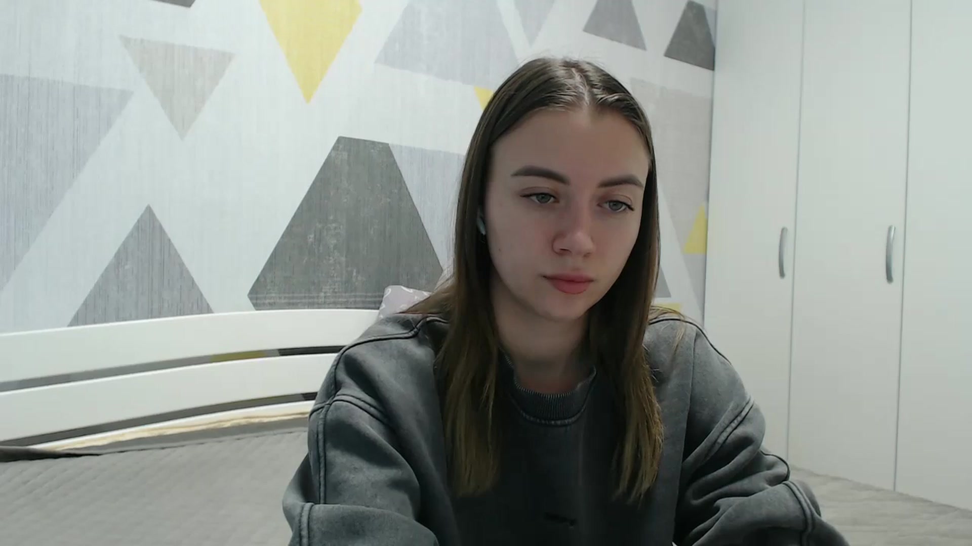Gallery image thumbnail from Sulfate0's myfreecams stream on, 11/19/2025, 10:32 image 17 of 20