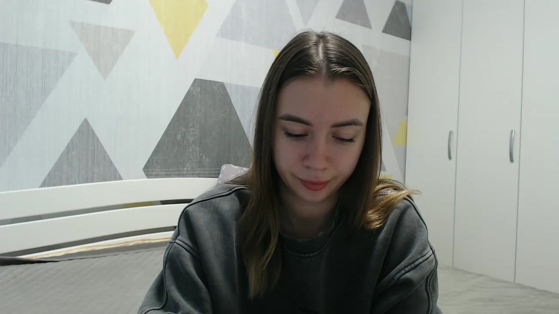 Gallery image thumbnail from Sulfate0's myfreecams stream on, 11/19/2025, 10:32 image 12 of 20