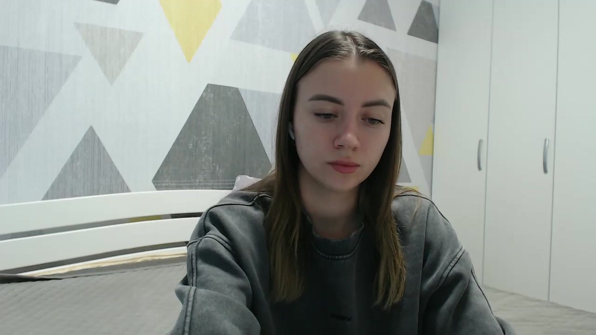 Gallery image thumbnail from Sulfate0's myfreecams stream on, 11/19/2025, 10:32 image 16 of 20