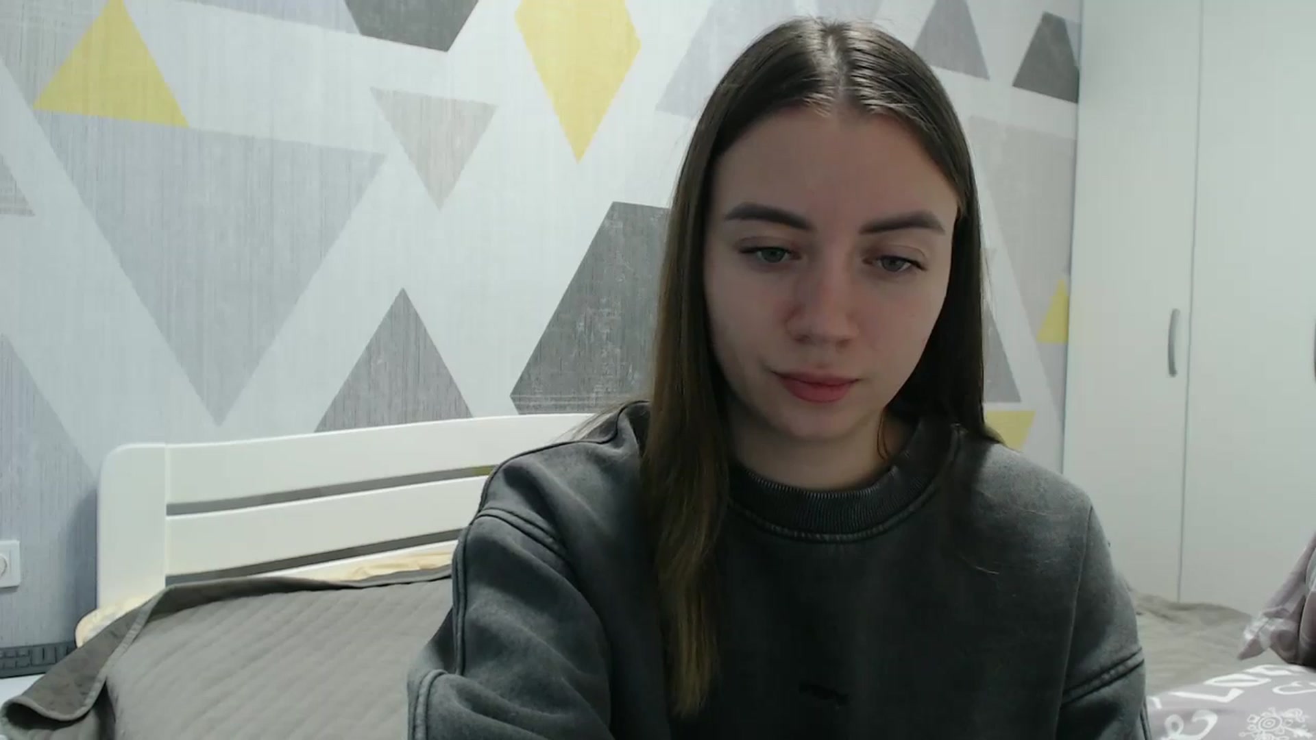 Gallery image thumbnail from Sulfate0's myfreecams stream on, 11/19/2025, 13:41 image 4 of 20