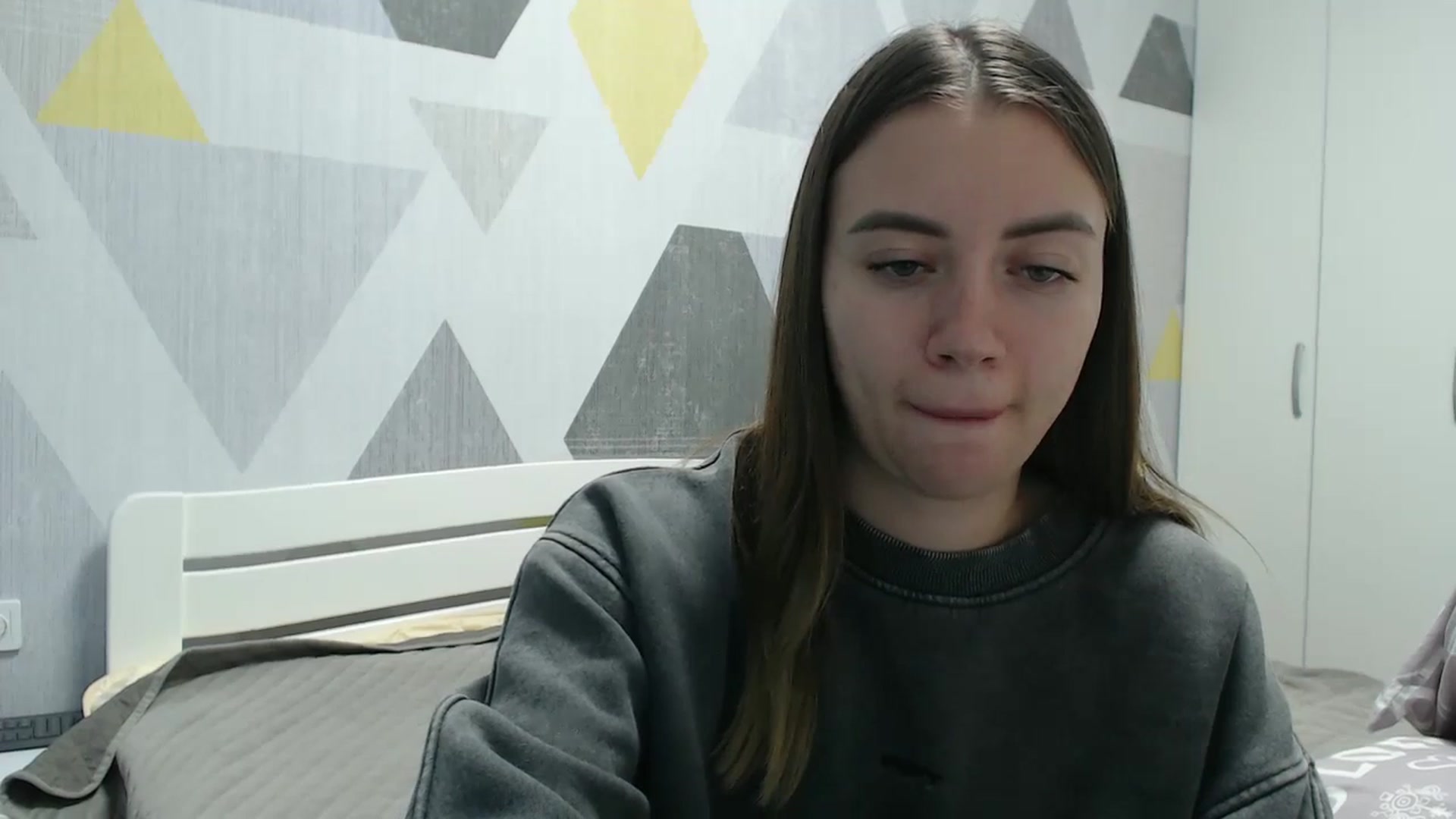 Gallery image thumbnail from Sulfate0's myfreecams stream on, 11/19/2025, 13:41 image 14 of 20