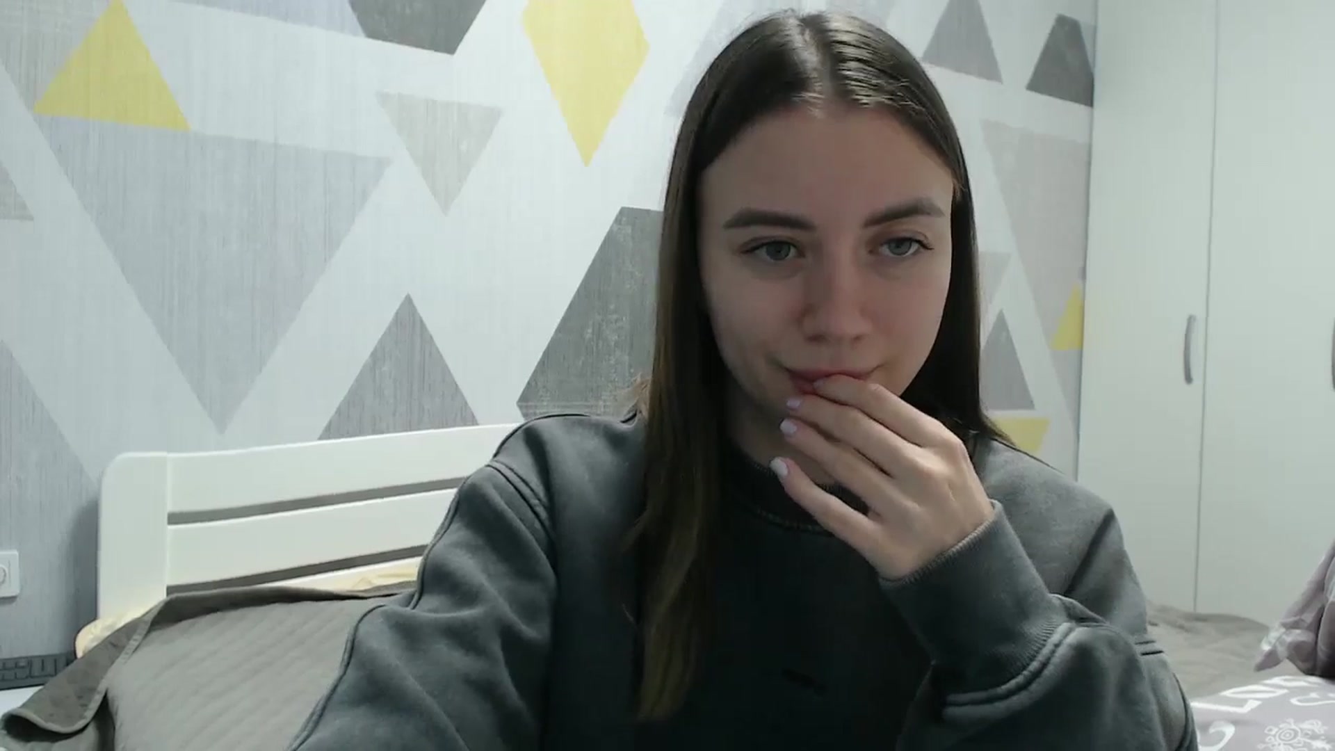 Gallery image thumbnail from Sulfate0's myfreecams stream on, 11/19/2025, 13:41 image 18 of 20