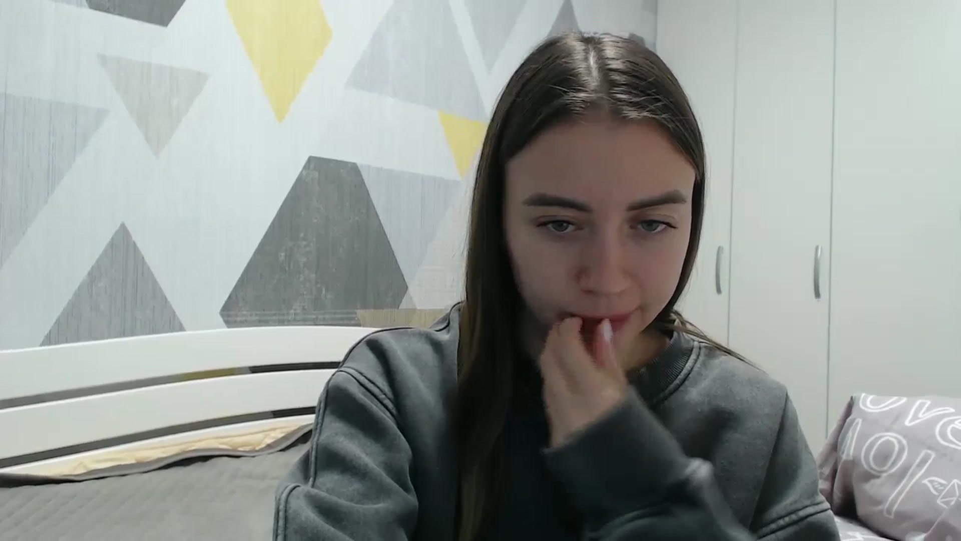Gallery image thumbnail from Sulfate0's myfreecams stream on, 11/19/2025, 14:17 image 10 of 20