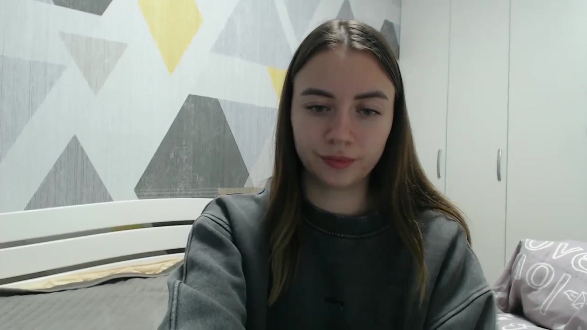Gallery image thumbnail from Sulfate0's myfreecams stream on, 11/19/2025, 14:17 image 12 of 20