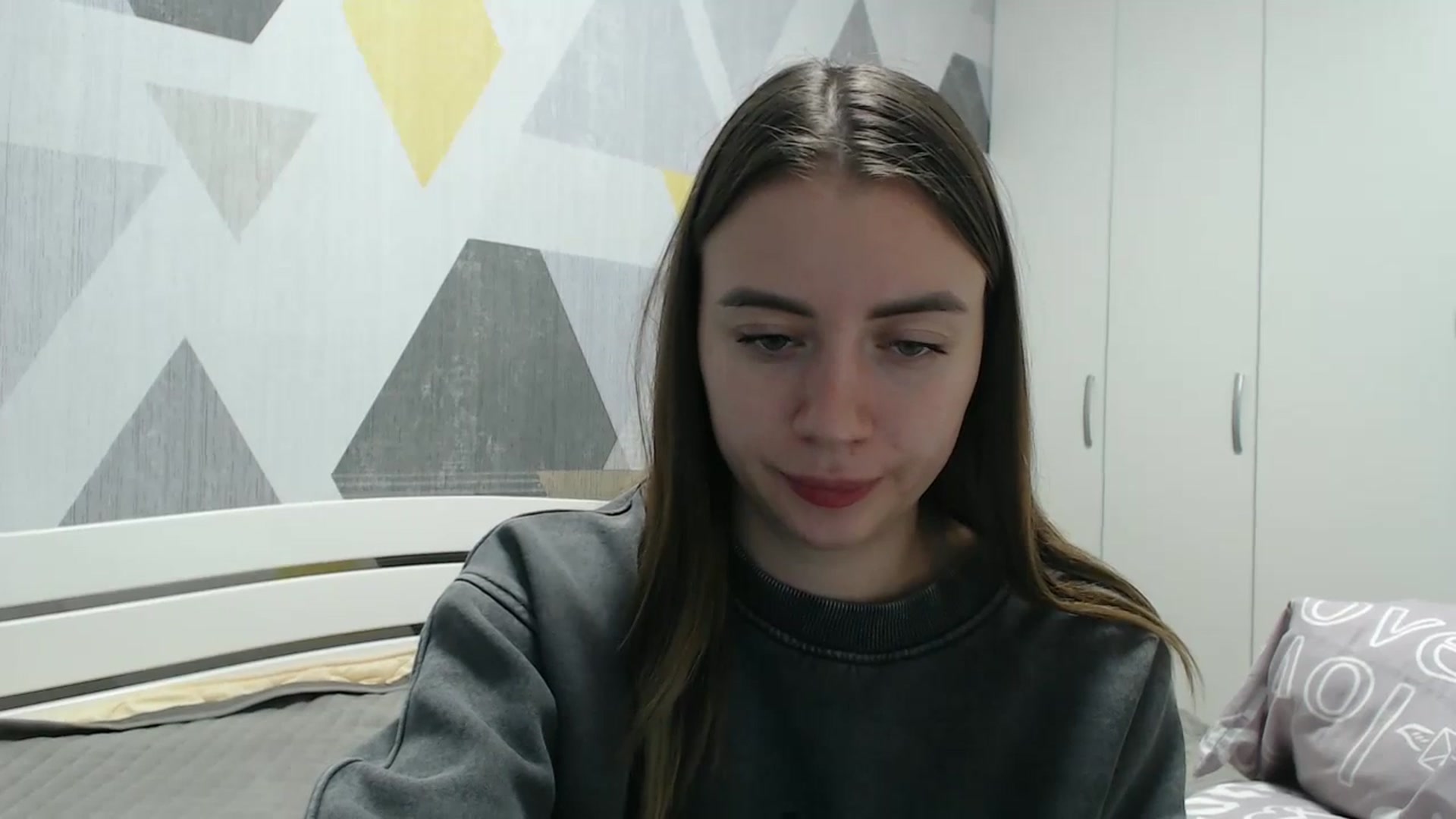 Gallery image thumbnail from Sulfate0's myfreecams stream on, 11/19/2025, 14:17 image 16 of 20