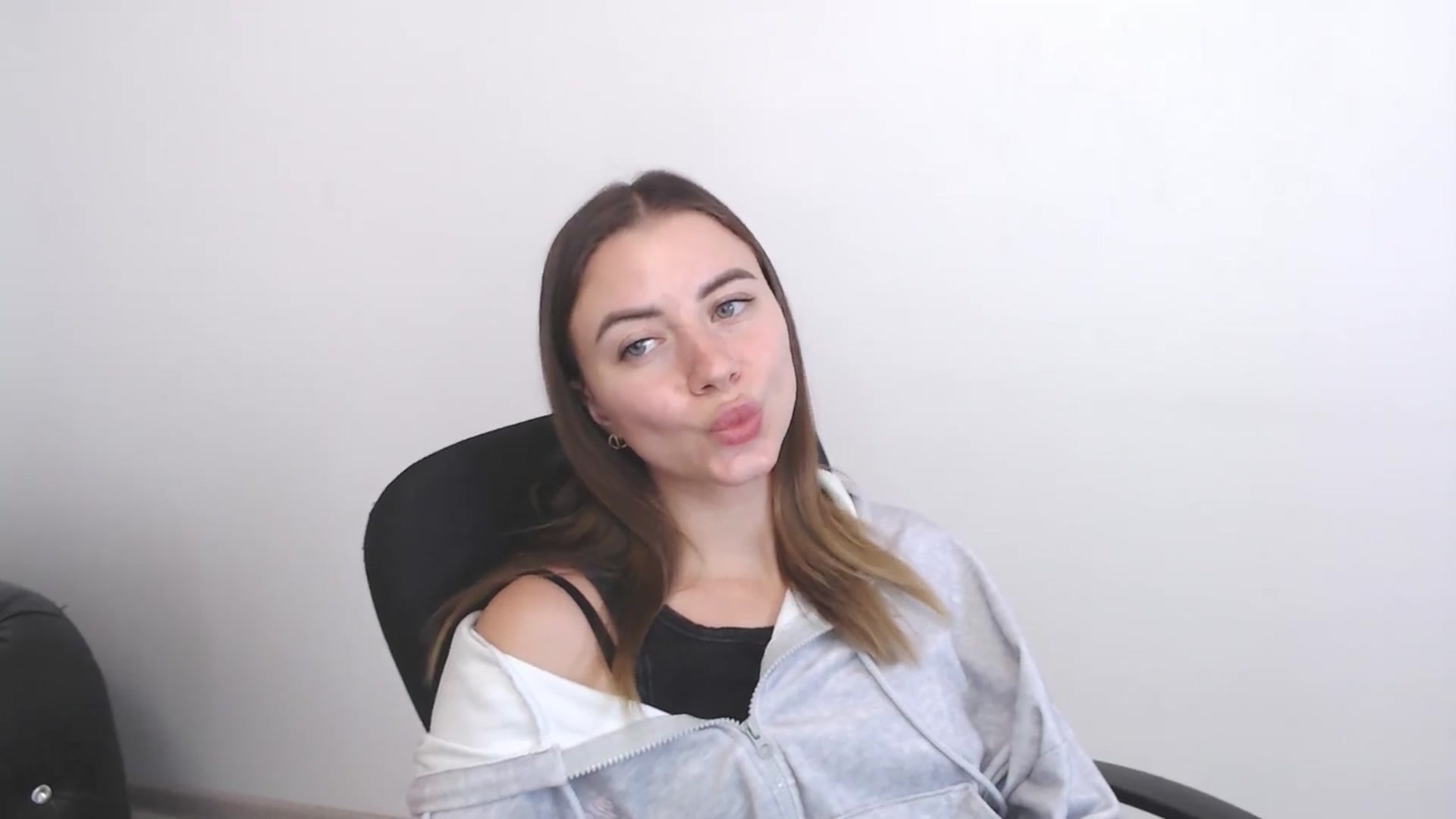 Gallery image thumbnail from Sulfate0's myfreecams stream on, 11/26/2025, 11:45 image 6 of 20
