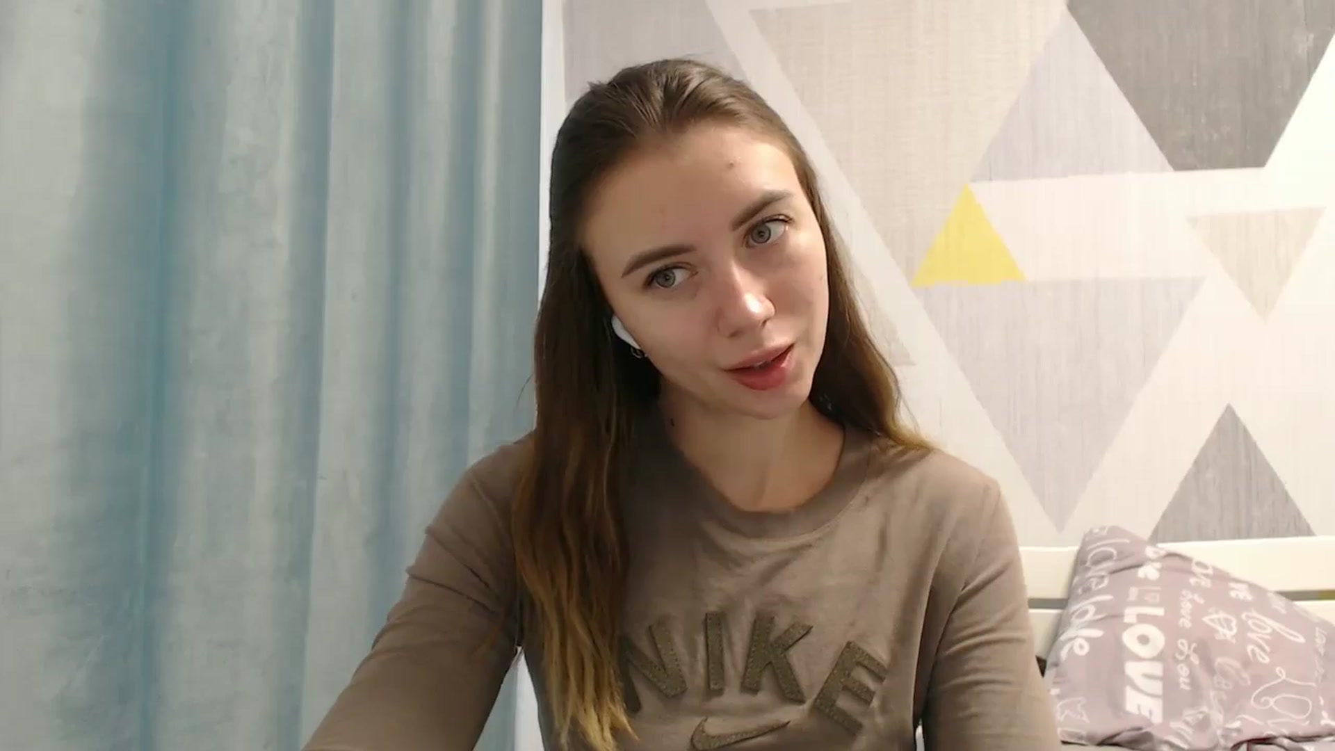 Gallery image thumbnail from Sulfate0's myfreecams stream on, 12/05/2025, 10:11 image 6 of 20