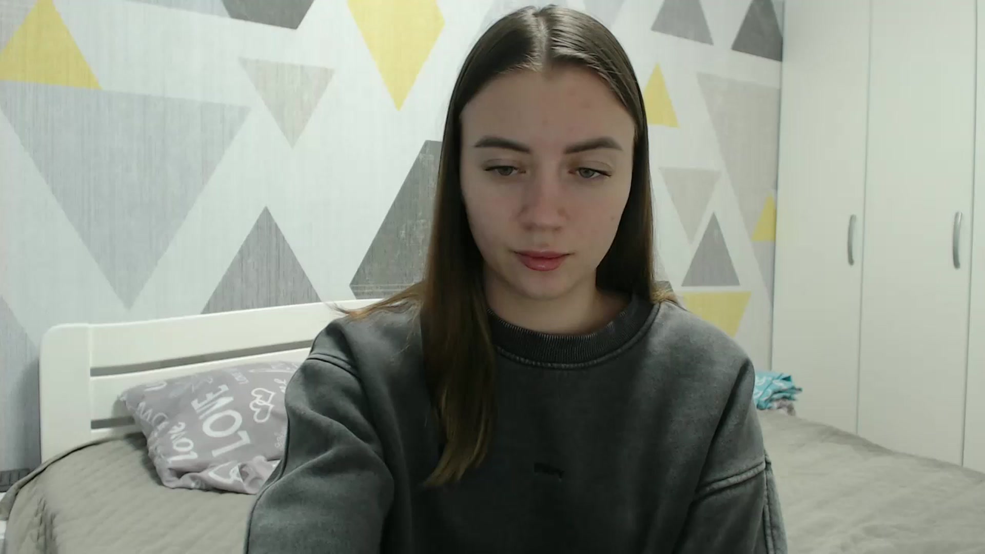 Gallery image thumbnail from Sulfate0's myfreecams stream on, 12/08/2025, 10:32 image 1 of 20
