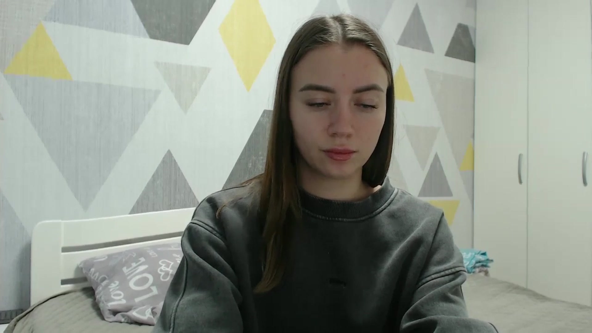 Gallery image thumbnail from Sulfate0's myfreecams stream on, 12/08/2025, 10:32 image 7 of 20