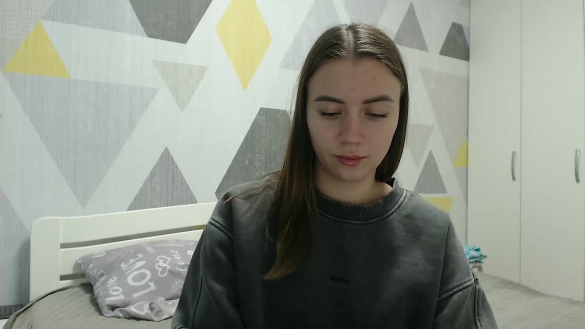 Gallery image thumbnail from Sulfate0's myfreecams stream on, 12/08/2025, 10:32 image 6 of 20