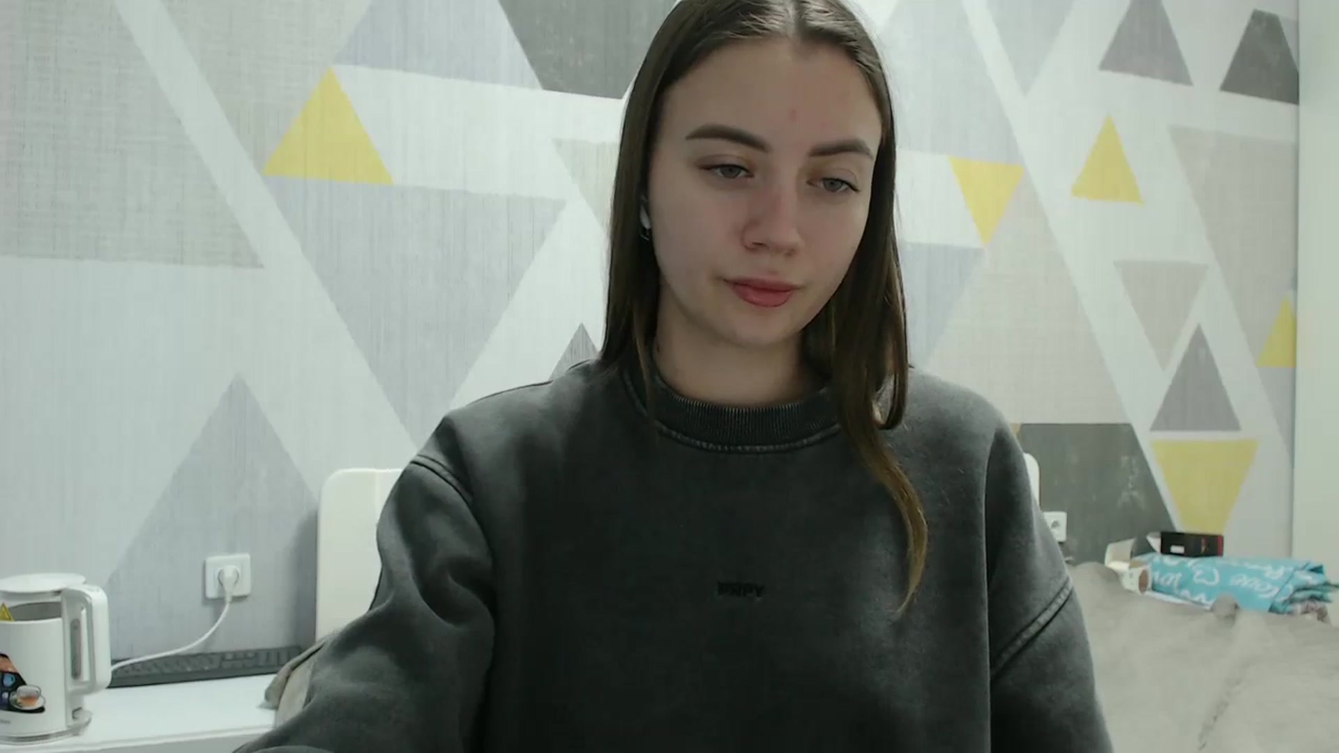 Gallery image thumbnail from Sulfate0's myfreecams stream on, 12/08/2025, 10:32 image 17 of 20