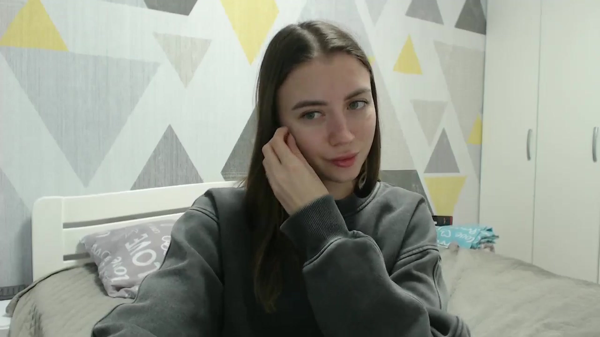Gallery image thumbnail from Sulfate0's myfreecams stream on, 12/08/2025, 10:32 image 11 of 20