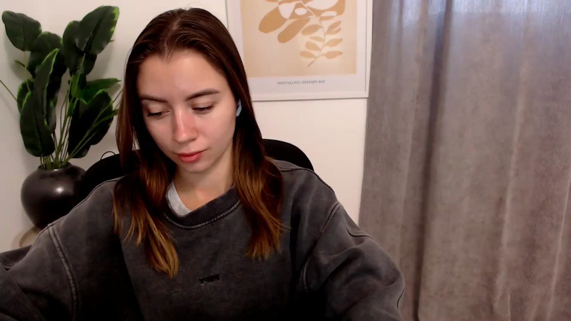 Gallery image thumbnail from Sulfate0's myfreecams stream on, 12/13/2025, 09:23 image 10 of 20