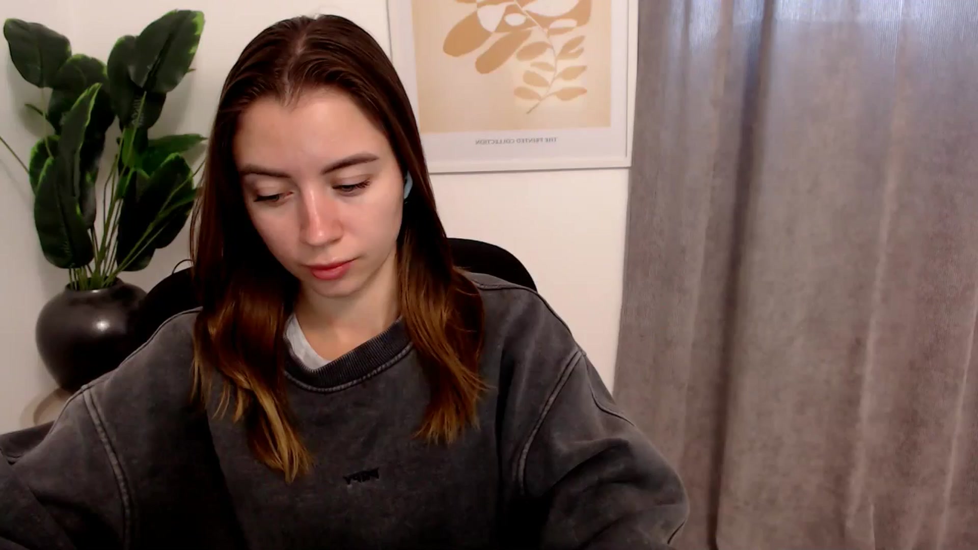 Gallery image thumbnail from Sulfate0's myfreecams stream on, 12/13/2025, 09:23 image 11 of 20