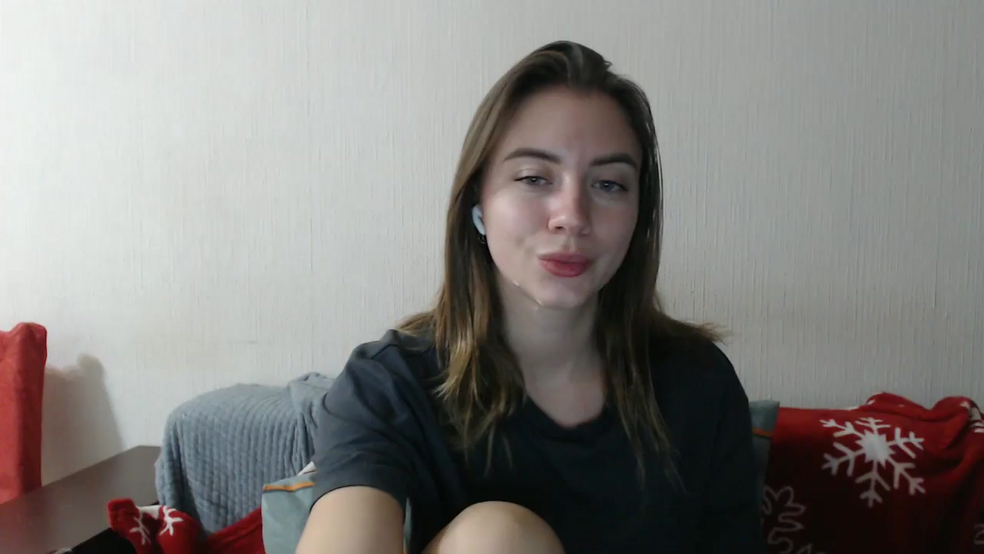 Gallery image thumbnail from Sulfate0's myfreecams stream on, 12/17/2025, 15:09 image 1 of 20