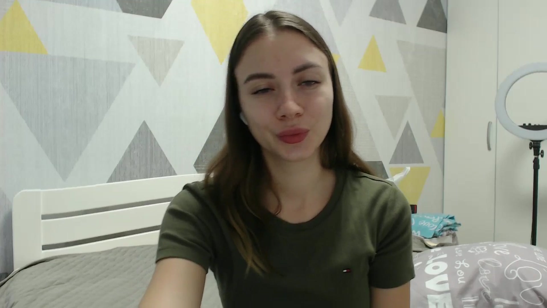 Gallery image thumbnail from Sulfate0's myfreecams stream on, 12/18/2025, 09:42 image 2 of 20