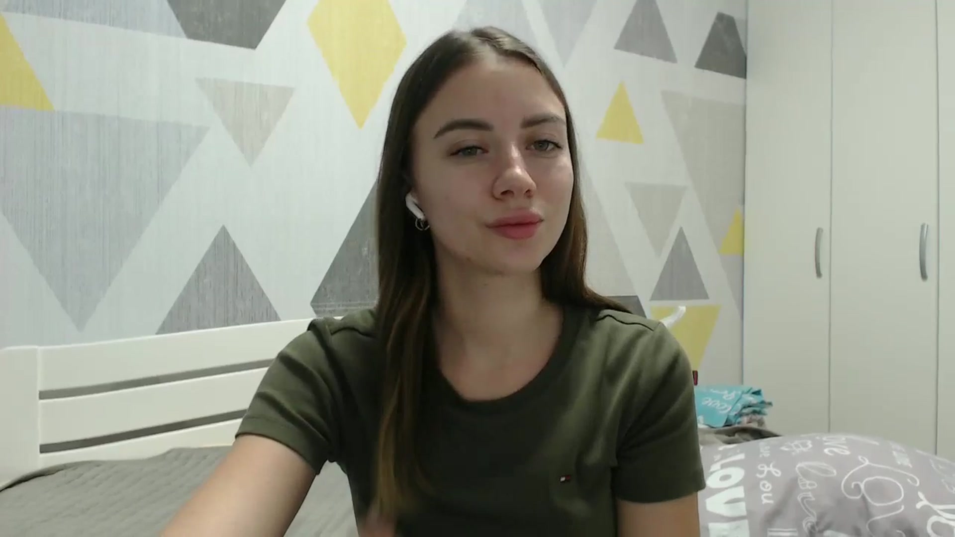 Gallery image thumbnail from Sulfate0's myfreecams stream on, 12/18/2025, 11:57 image 3 of 20