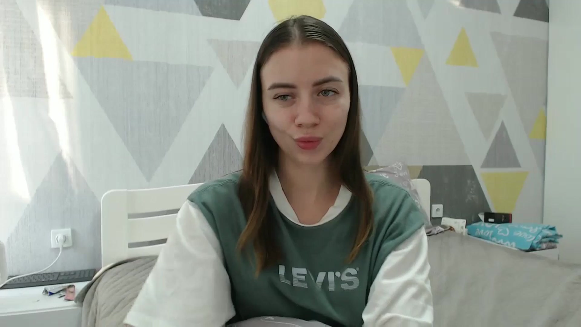 Gallery image thumbnail from Sulfate0's myfreecams stream on, 12/19/2025, 12:49 image 10 of 20