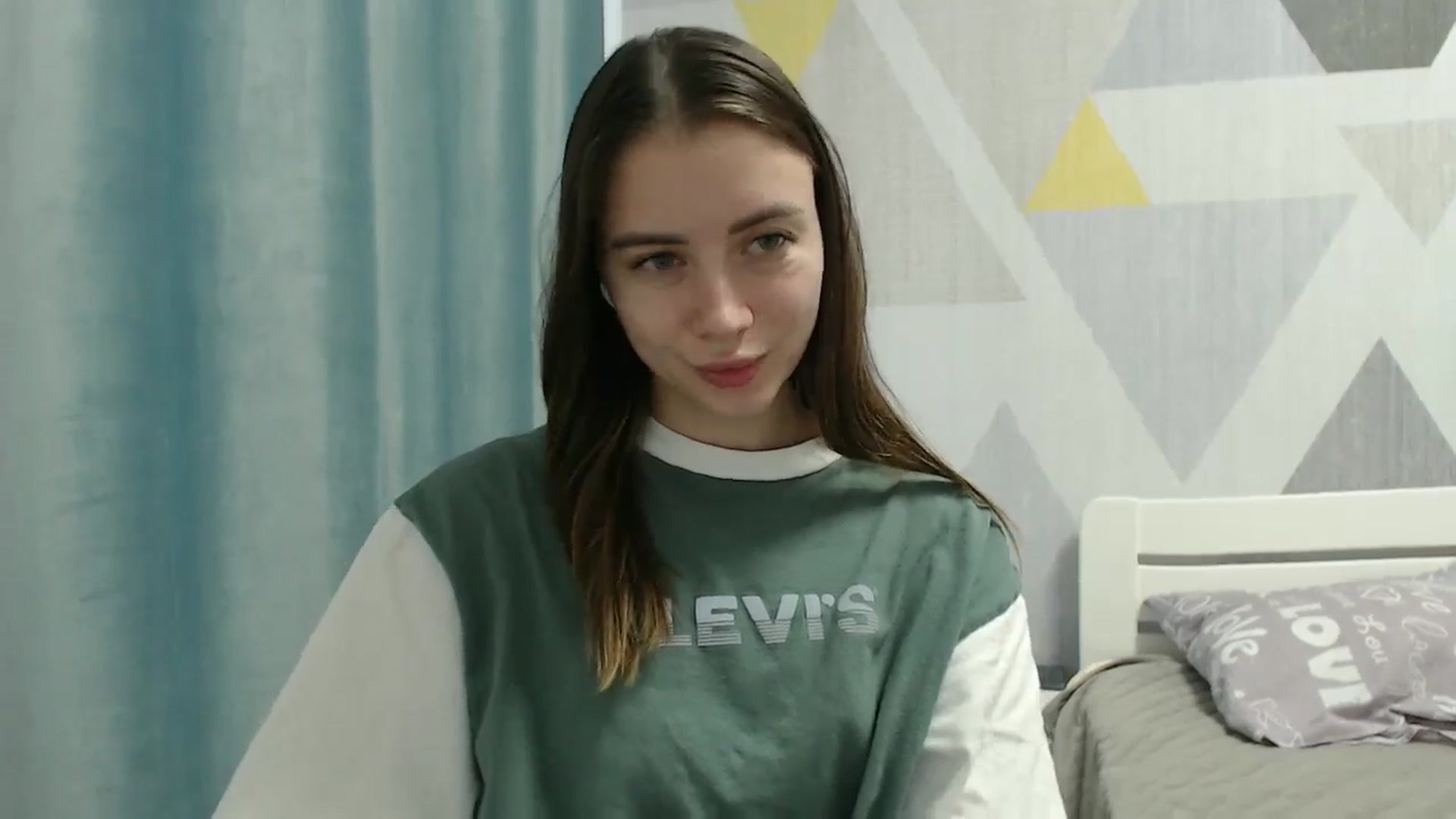 Gallery image thumbnail from Sulfate0's myfreecams stream on, 12/19/2025, 13:58 image 15 of 20