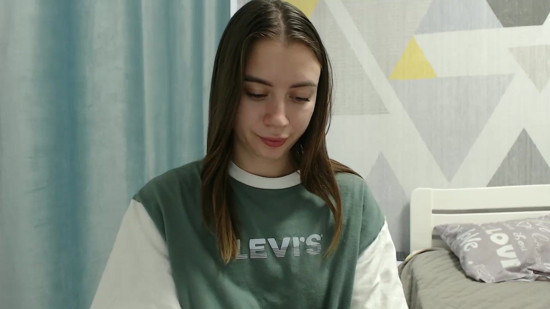 Gallery image thumbnail from Sulfate0's myfreecams stream on, 12/19/2025, 13:58 image 17 of 20