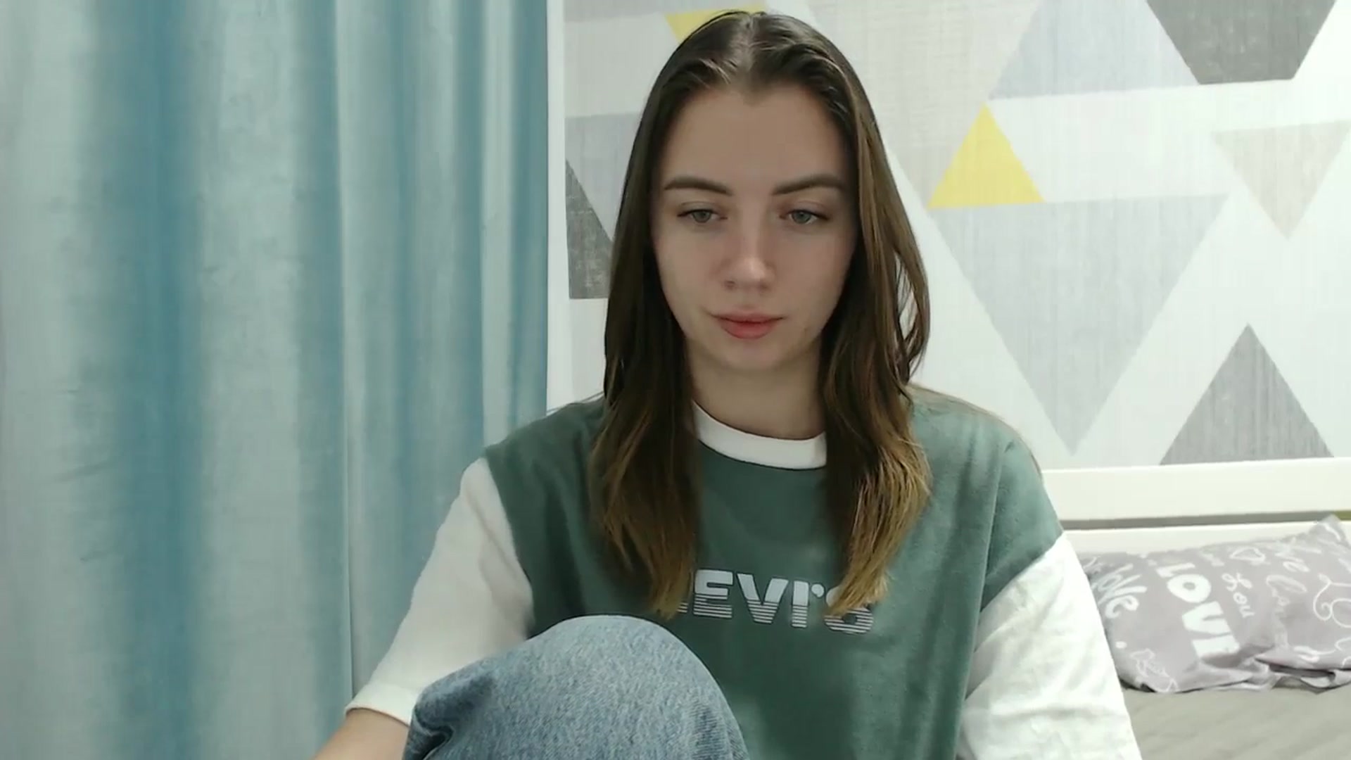 Gallery image thumbnail from Sulfate0's myfreecams stream on, 12/19/2025, 14:29 image 15 of 20