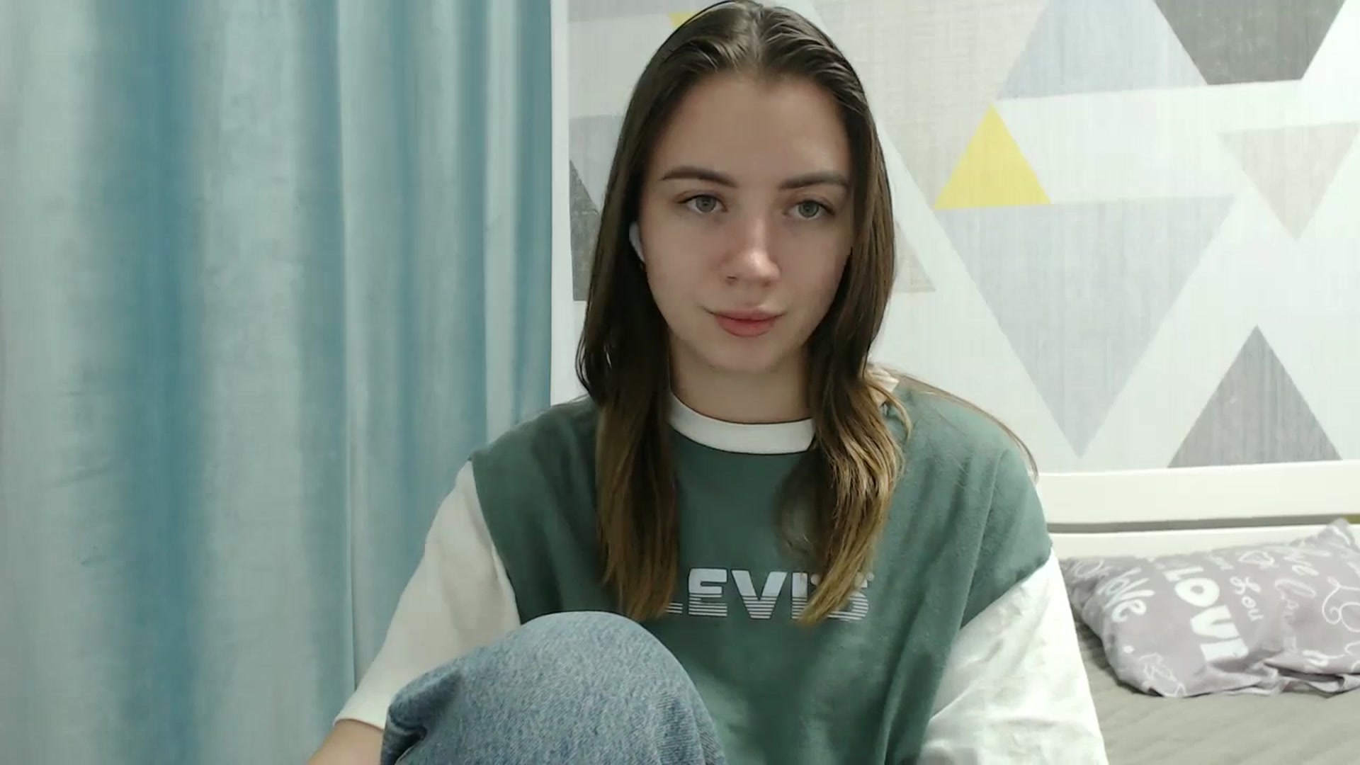 Gallery image thumbnail from Sulfate0's myfreecams stream on, 12/19/2025, 14:29 image 14 of 20