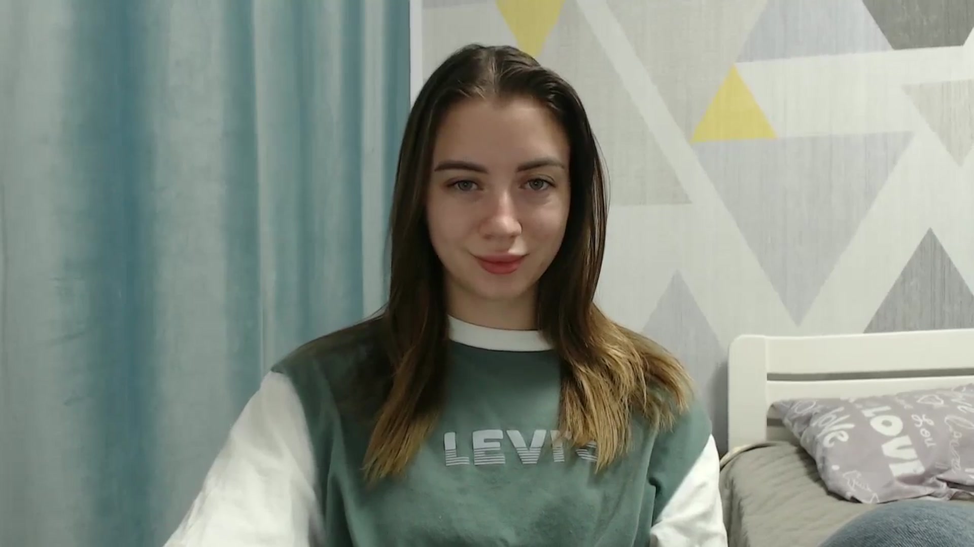 Gallery image thumbnail from Sulfate0's myfreecams stream on, 12/19/2025, 14:29 image 4 of 20