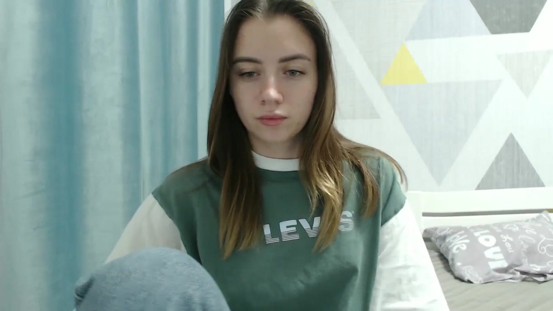 Gallery image thumbnail from Sulfate0's myfreecams stream on, 12/19/2025, 14:29 image 13 of 20