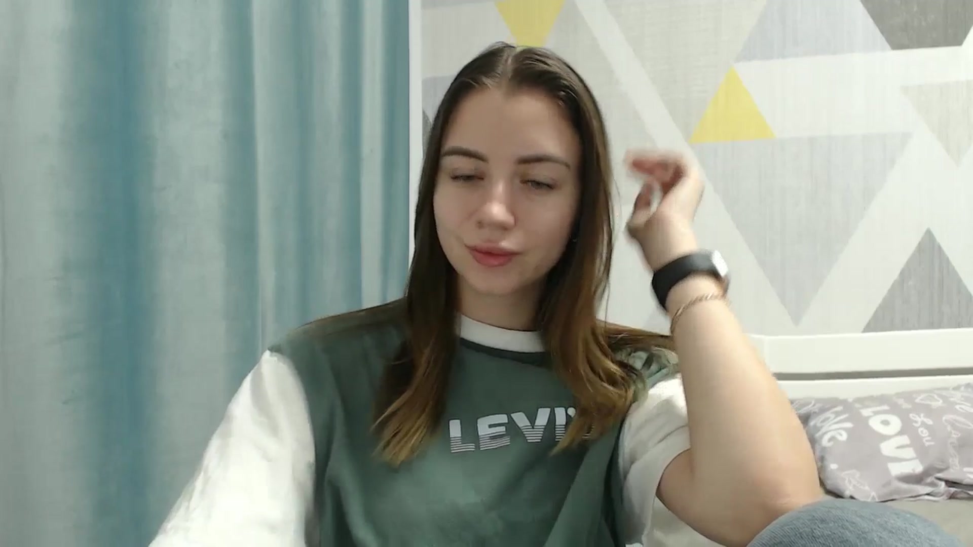 Gallery image thumbnail from Sulfate0's myfreecams stream on, 12/19/2025, 14:29 image 9 of 20