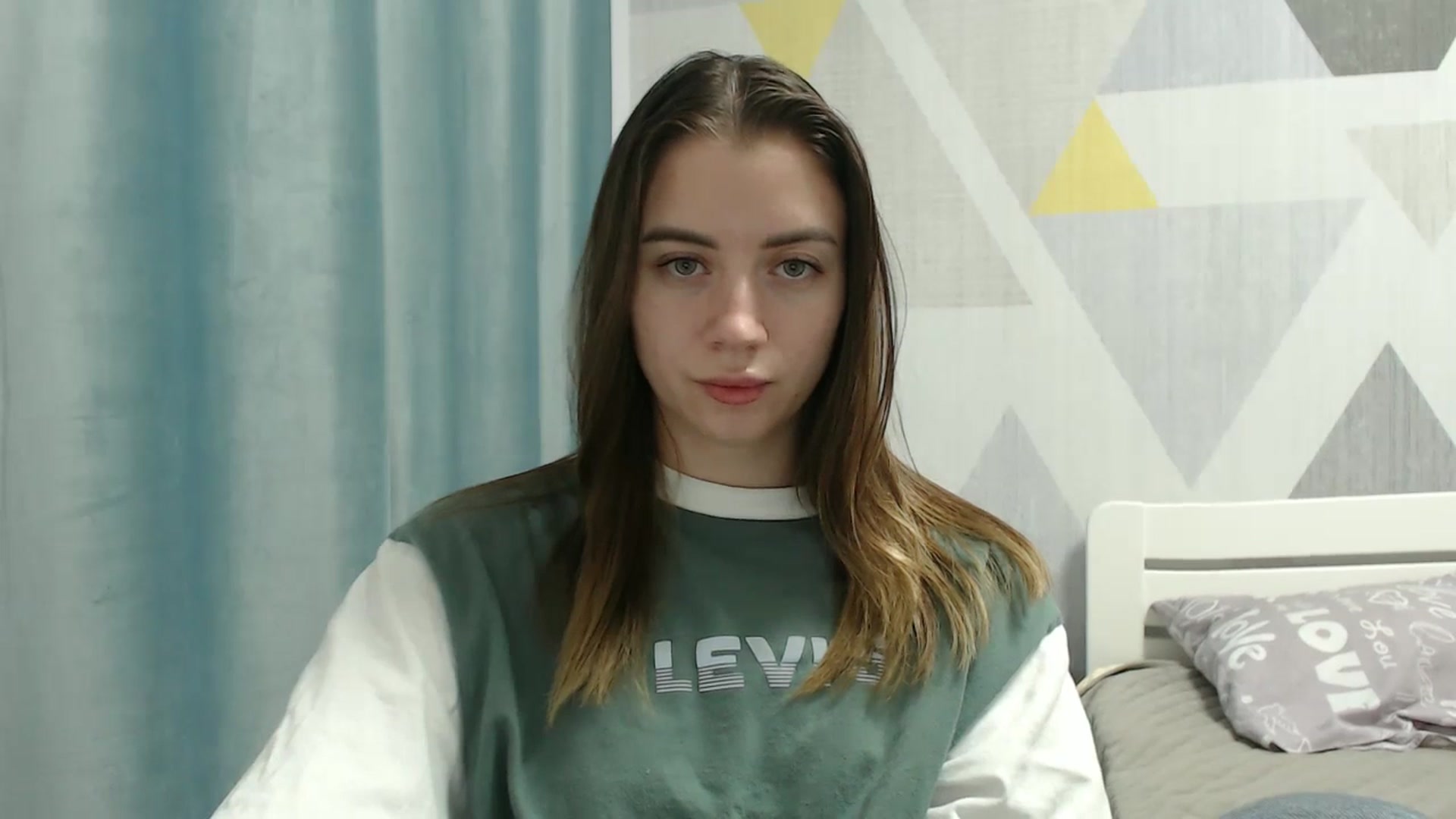 Gallery image thumbnail from Sulfate0's myfreecams stream on, 12/19/2025, 14:29 image 7 of 20