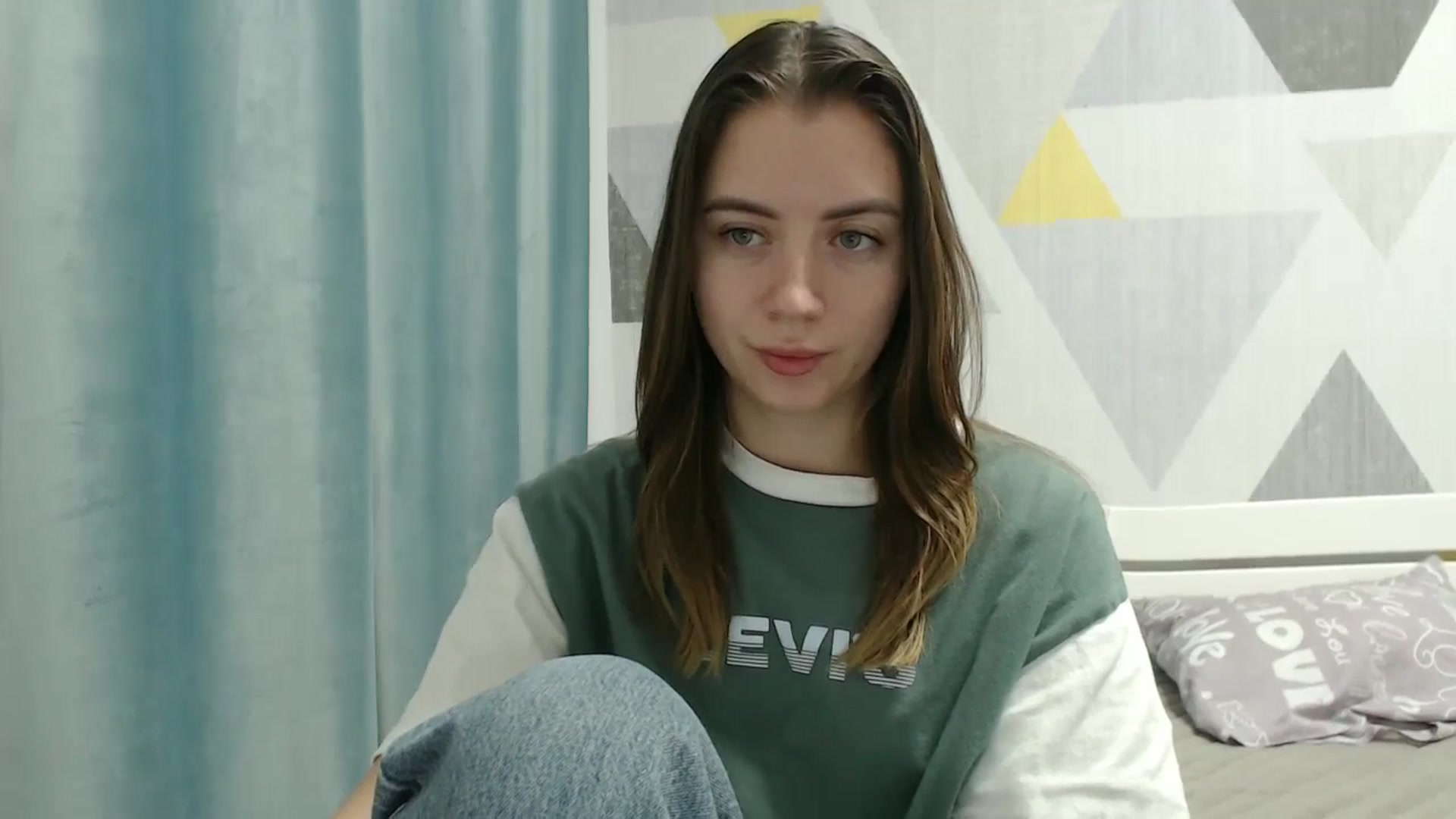 Gallery image thumbnail from Sulfate0's myfreecams stream on, 12/19/2025, 14:29 image 17 of 20