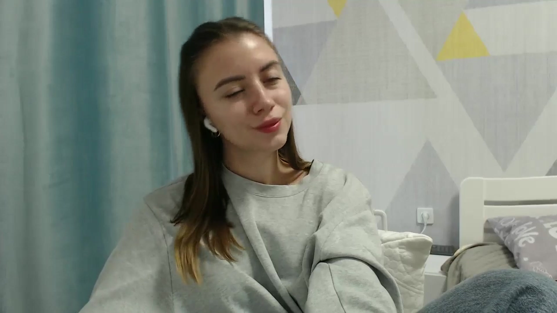 Gallery image thumbnail from Sulfate0's myfreecams stream on, 12/20/2025, 10:19 image 8 of 20