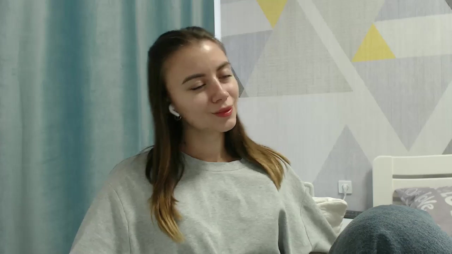 Gallery image thumbnail from Sulfate0's myfreecams stream on, 12/20/2025, 10:19 image 16 of 20