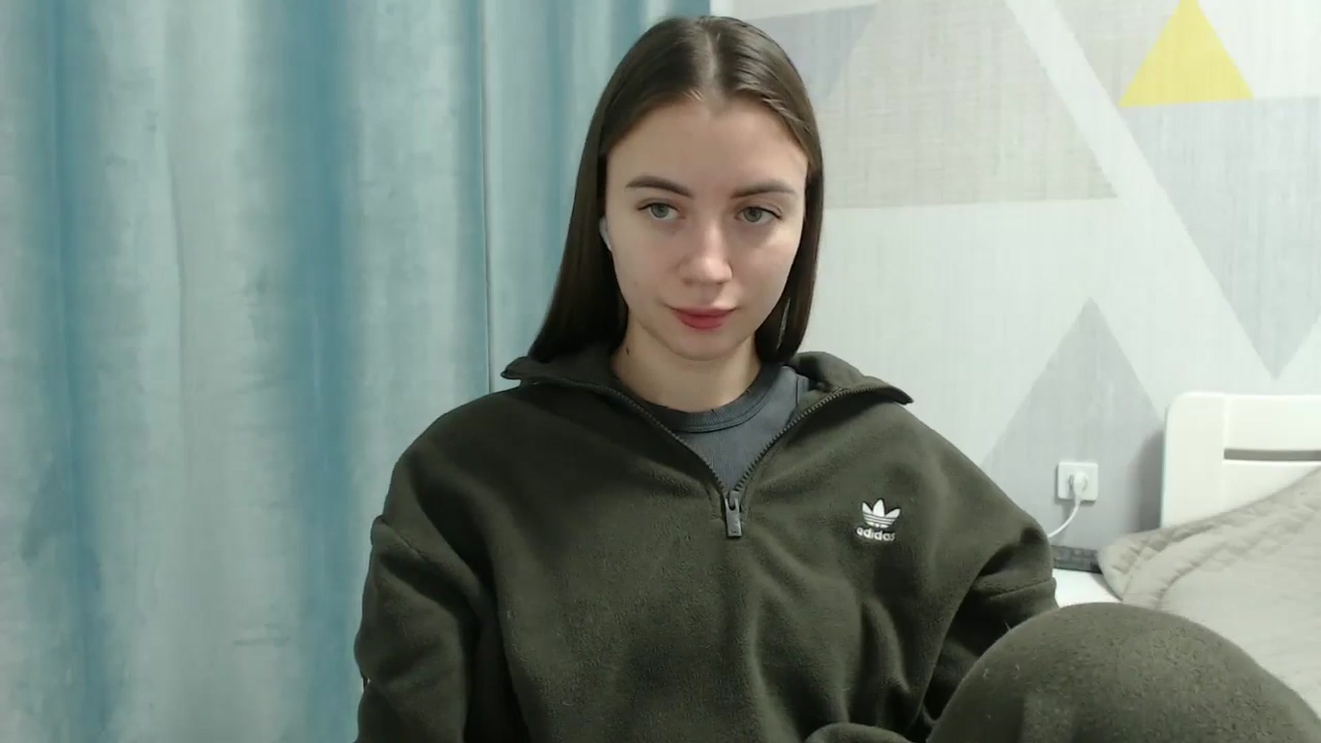 Gallery image thumbnail from Sulfate0's myfreecams stream on, 12/22/2025, 14:33 image 10 of 20