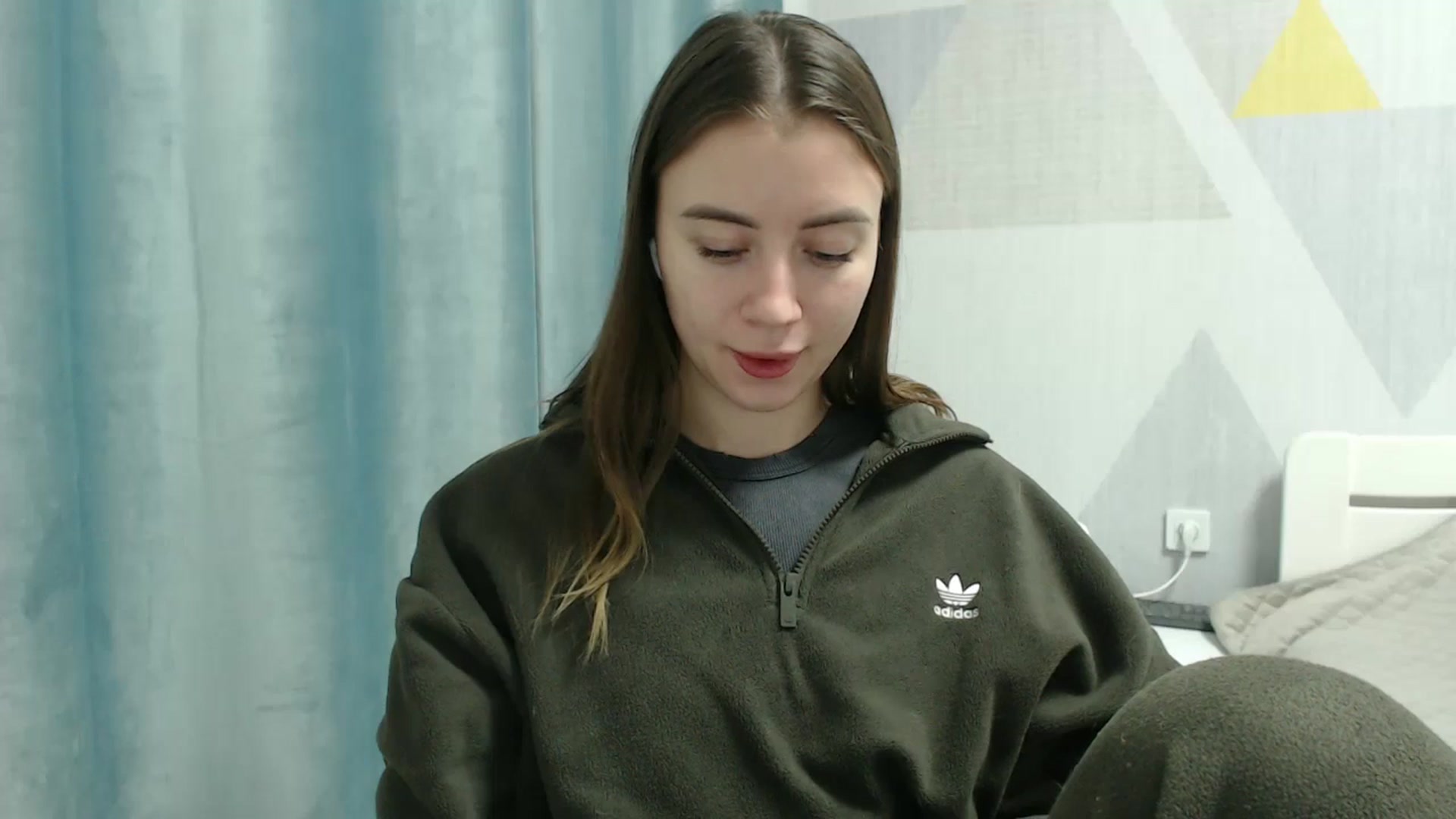 Gallery image thumbnail from Sulfate0's myfreecams stream on, 12/22/2025, 14:33 image 13 of 20