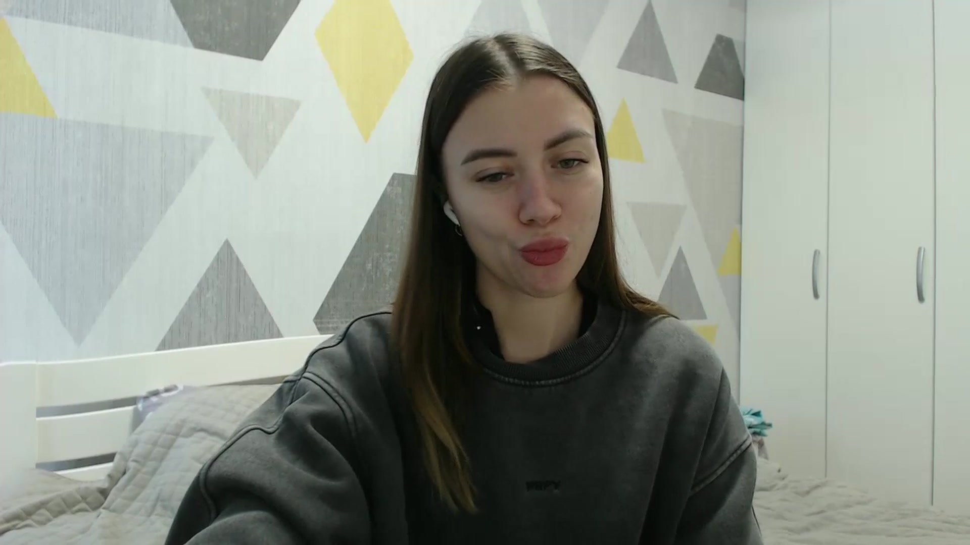 Gallery image thumbnail from Sulfate0's myfreecams stream on, 12/28/2025, 08:55 image 3 of 20