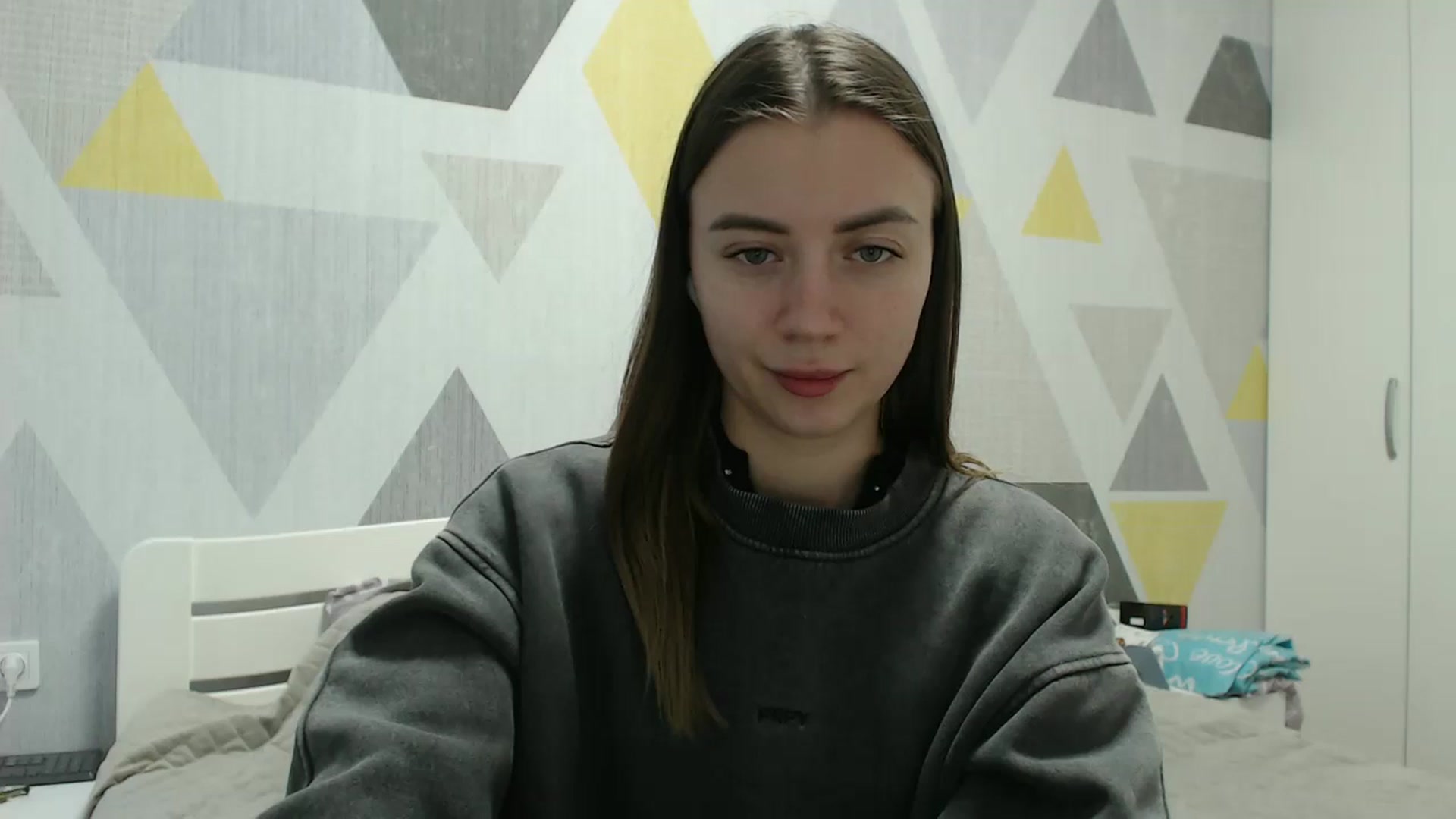 Gallery image thumbnail from Sulfate0's myfreecams stream on, 12/28/2025, 13:25 image 17 of 20
