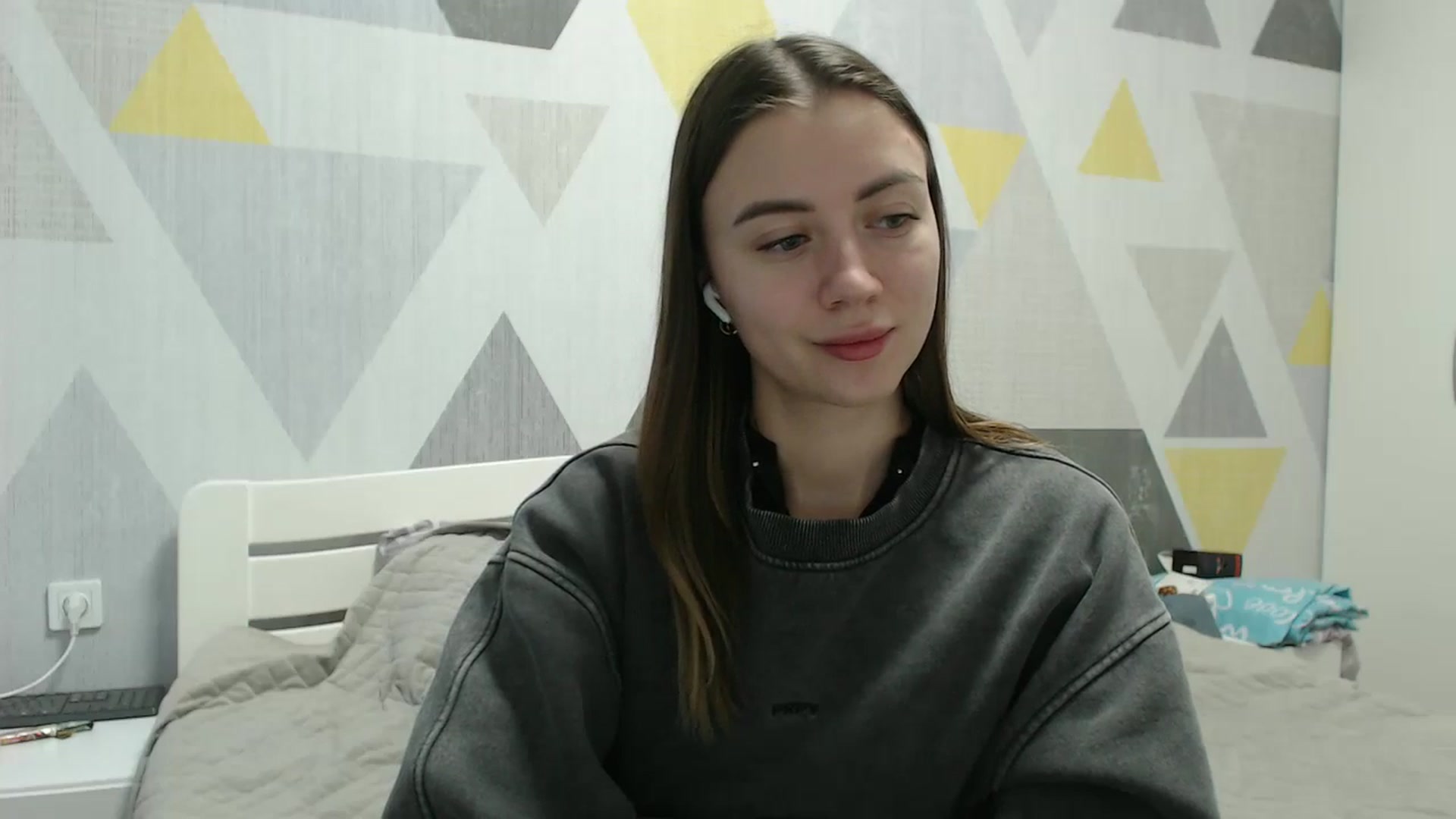 Gallery image thumbnail from Sulfate0's myfreecams stream on, 12/28/2025, 13:25 image 10 of 20