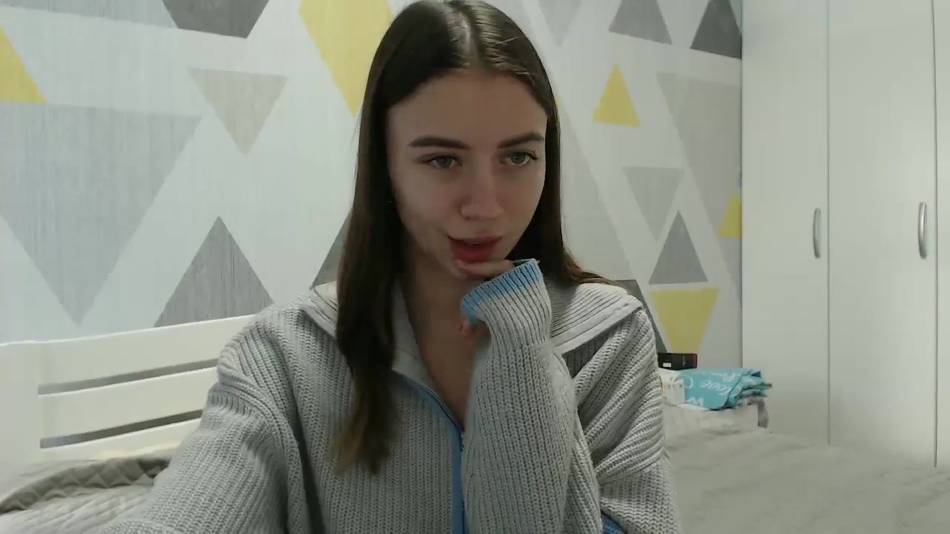 Gallery image thumbnail from Sulfate0's myfreecams stream on, 12/29/2025, 11:07 image 15 of 20