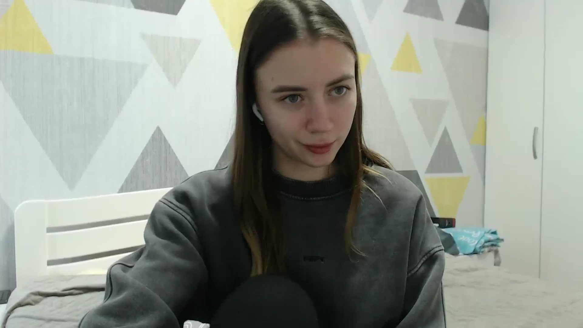Gallery image thumbnail from Sulfate0's myfreecams stream on, 12/30/2025, 10:41 image 13 of 20