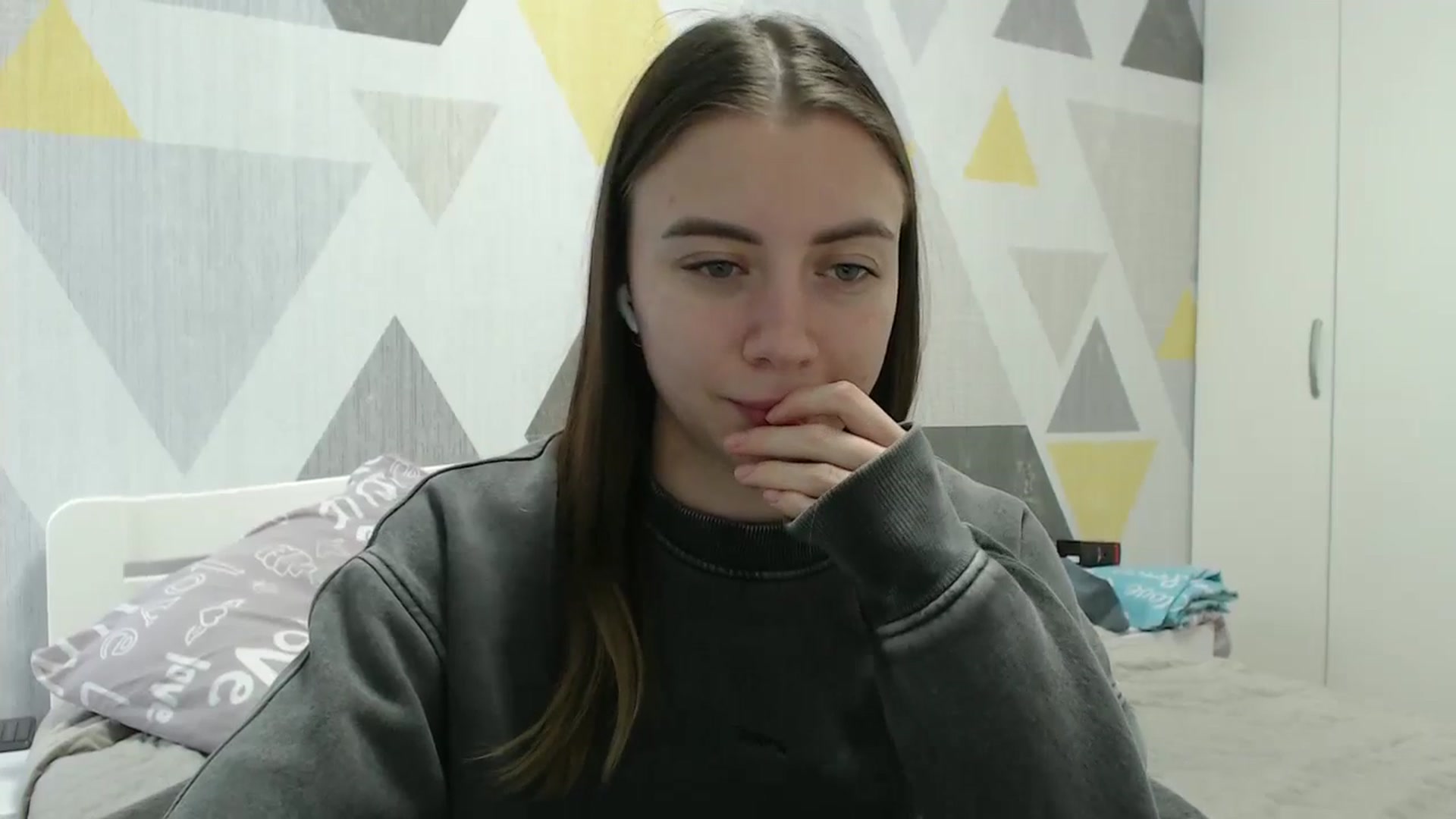 Gallery image thumbnail from Sulfate0's myfreecams stream on, 12/30/2025, 10:41 image 7 of 20