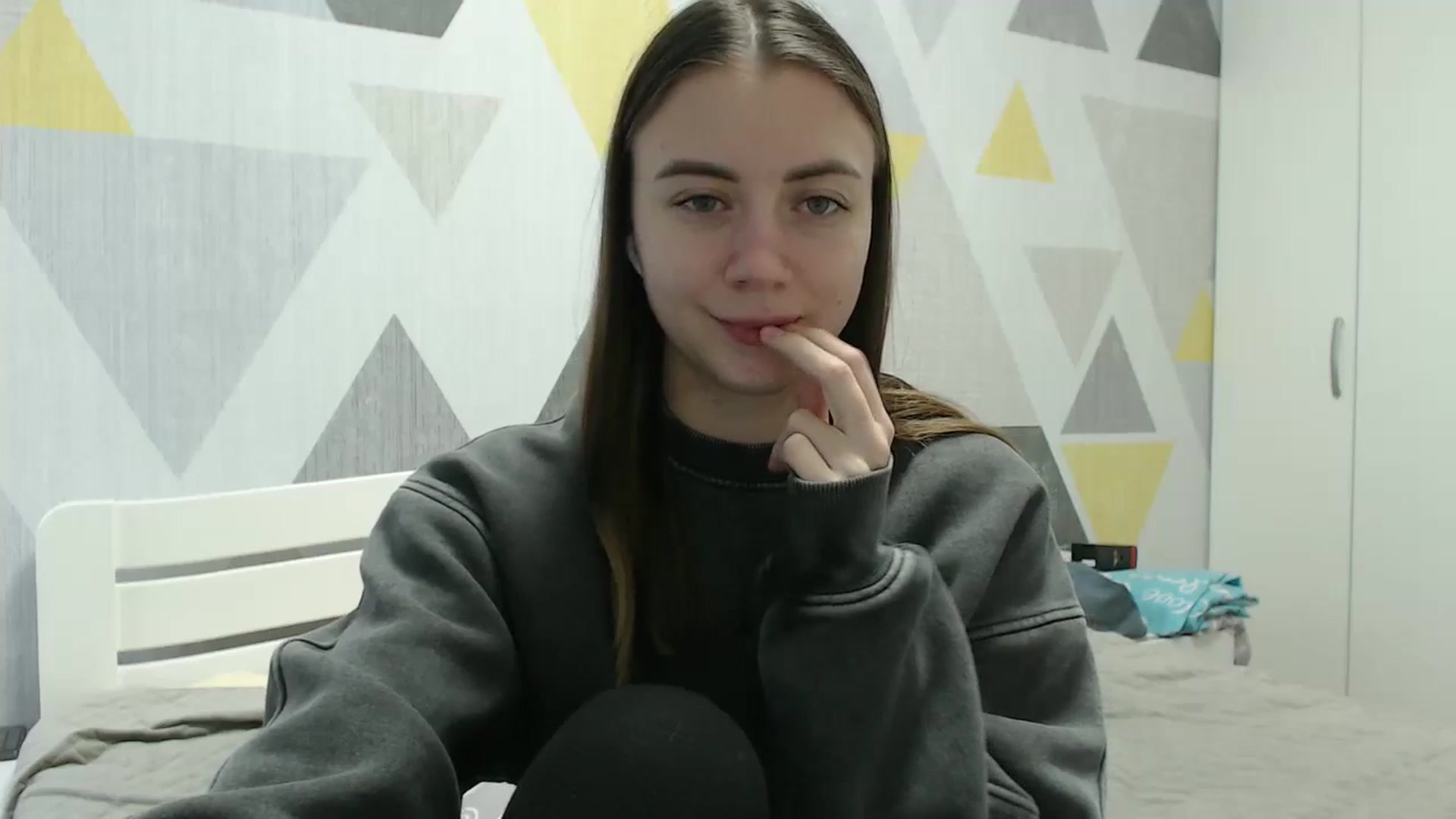 Gallery image thumbnail from Sulfate0's myfreecams stream on, 12/30/2025, 10:41 image 15 of 20