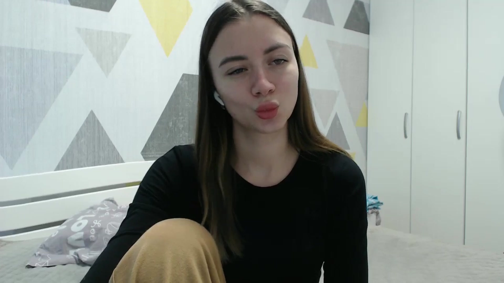Gallery image thumbnail from Sulfate0's myfreecams stream on, 01/11/2026, 10:12 image 8 of 20