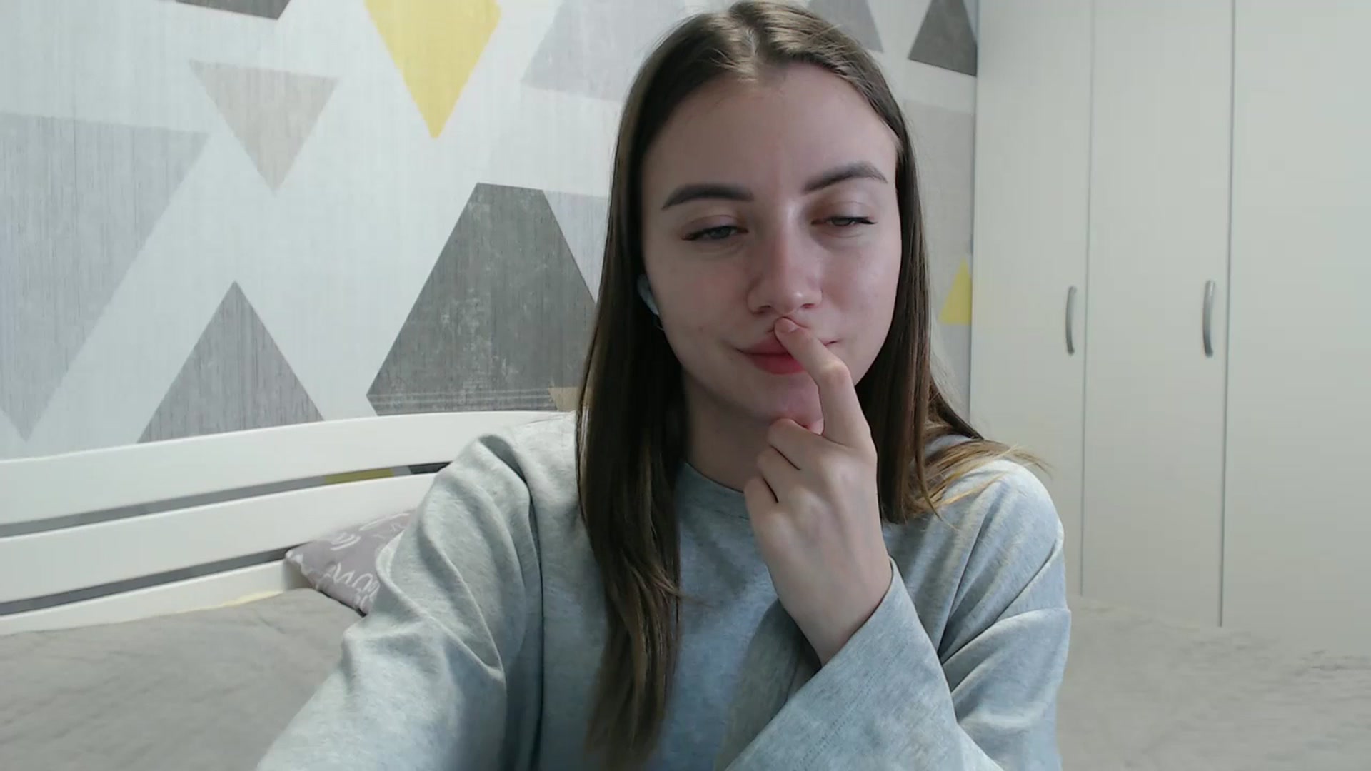 Gallery image thumbnail from Sulfate0's myfreecams stream on, 01/18/2026, 13:33 image 13 of 20